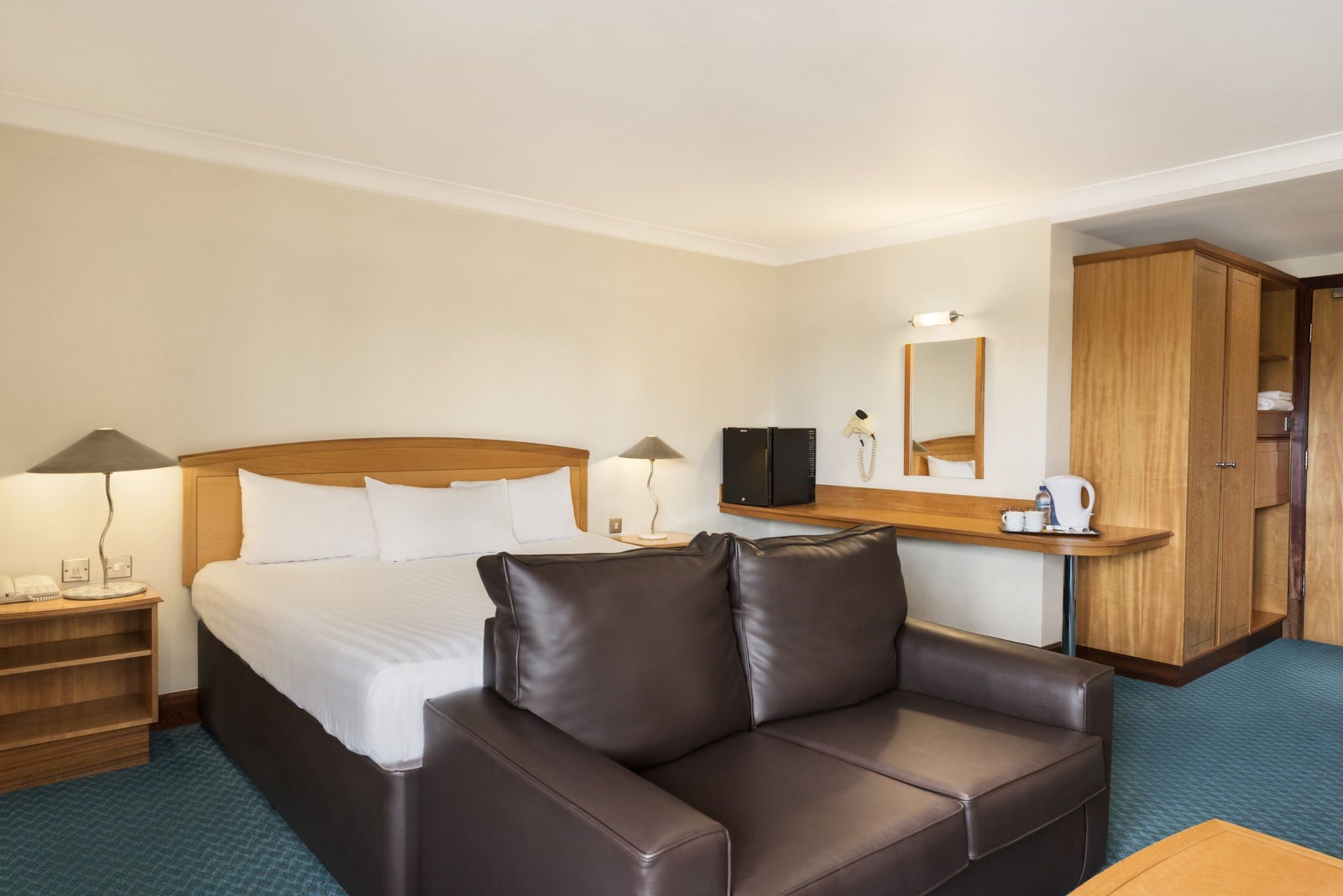 1 Double Bed 1 Sofa Room