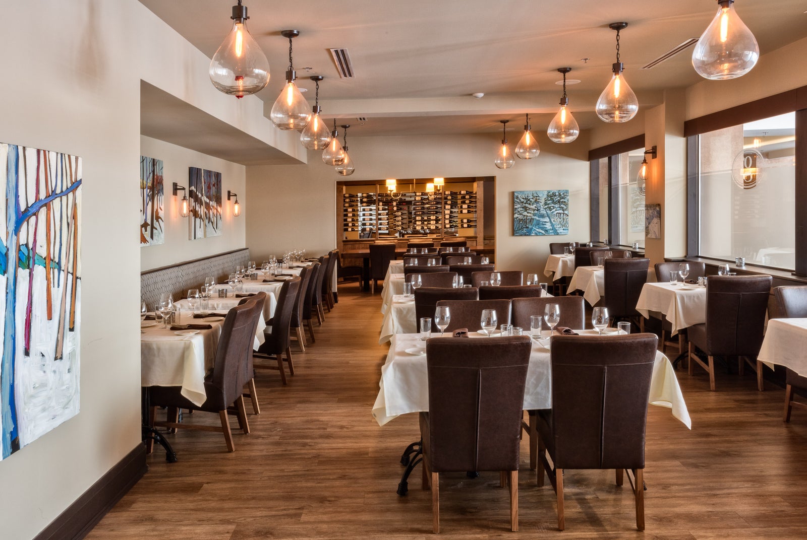 Gustav Bar and Dining Room