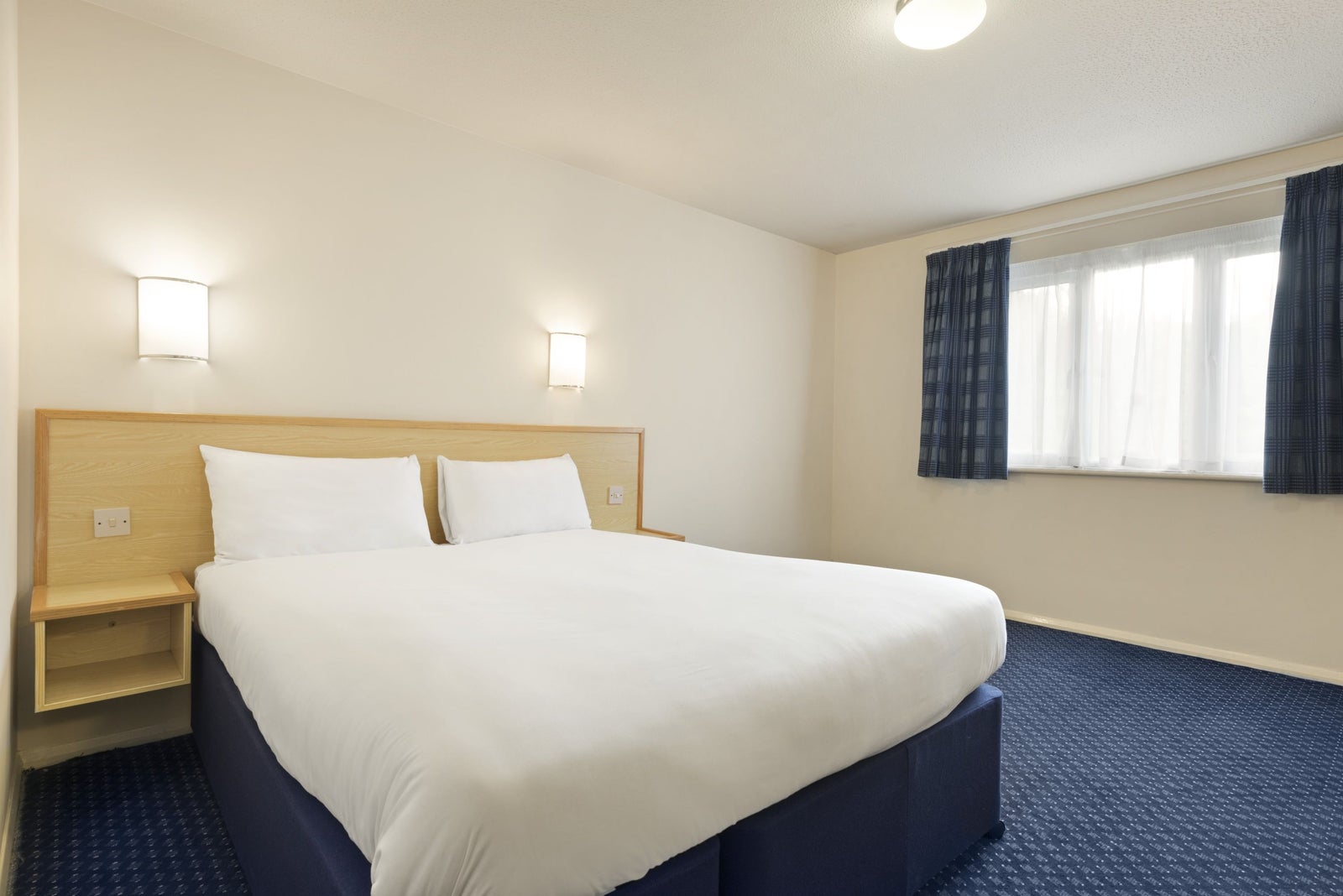 1 Double Bed Room