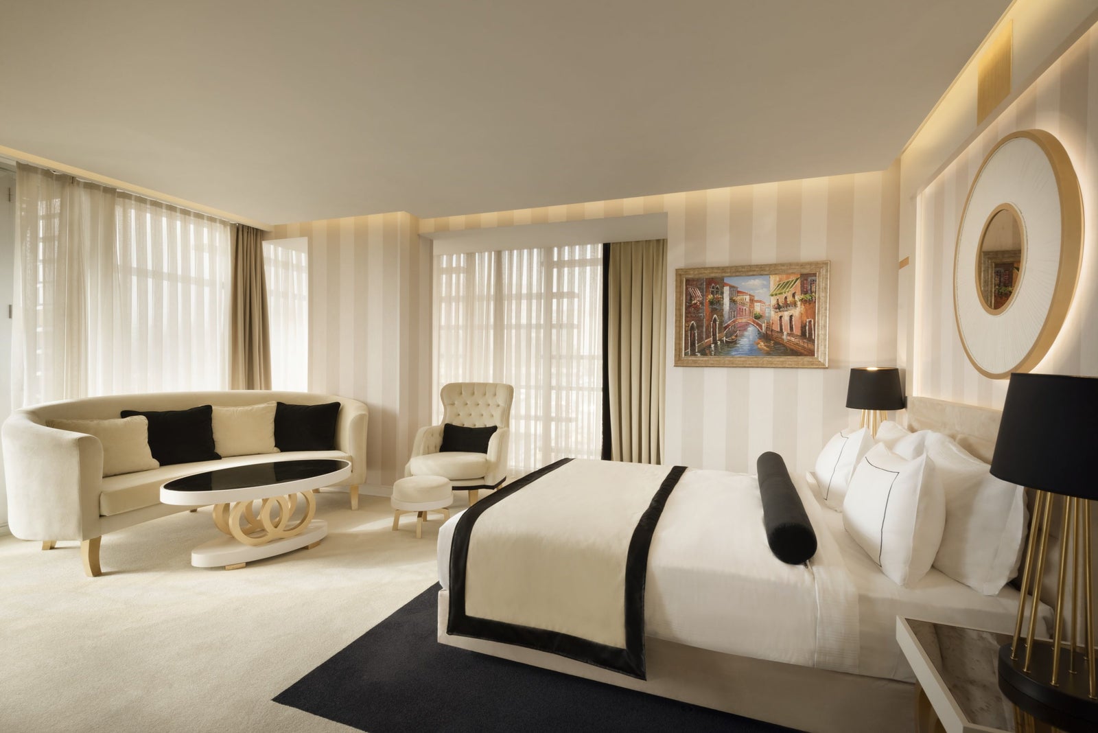 1 Double Bed Corner Suite