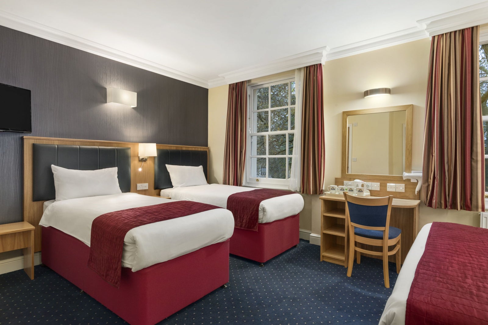 1 Double Bed Room