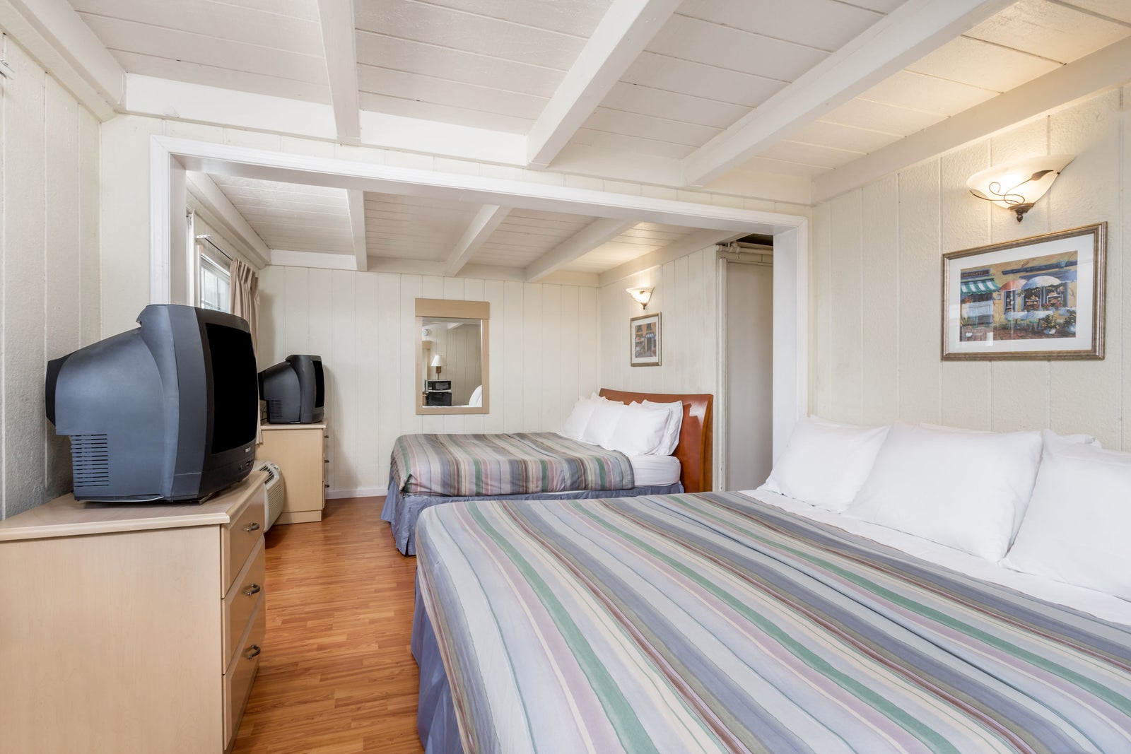 2 King Bed Room