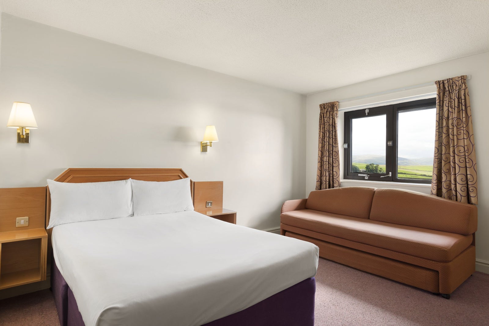 1 Double Bed Room with Sofa