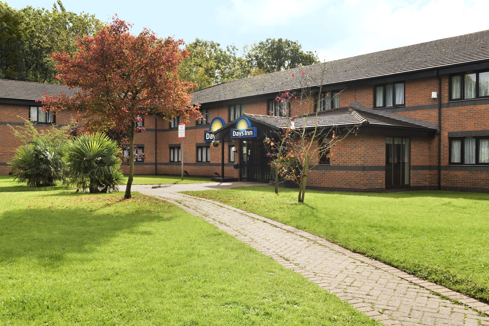 Welcome to the Days Inn Warwick North M40
