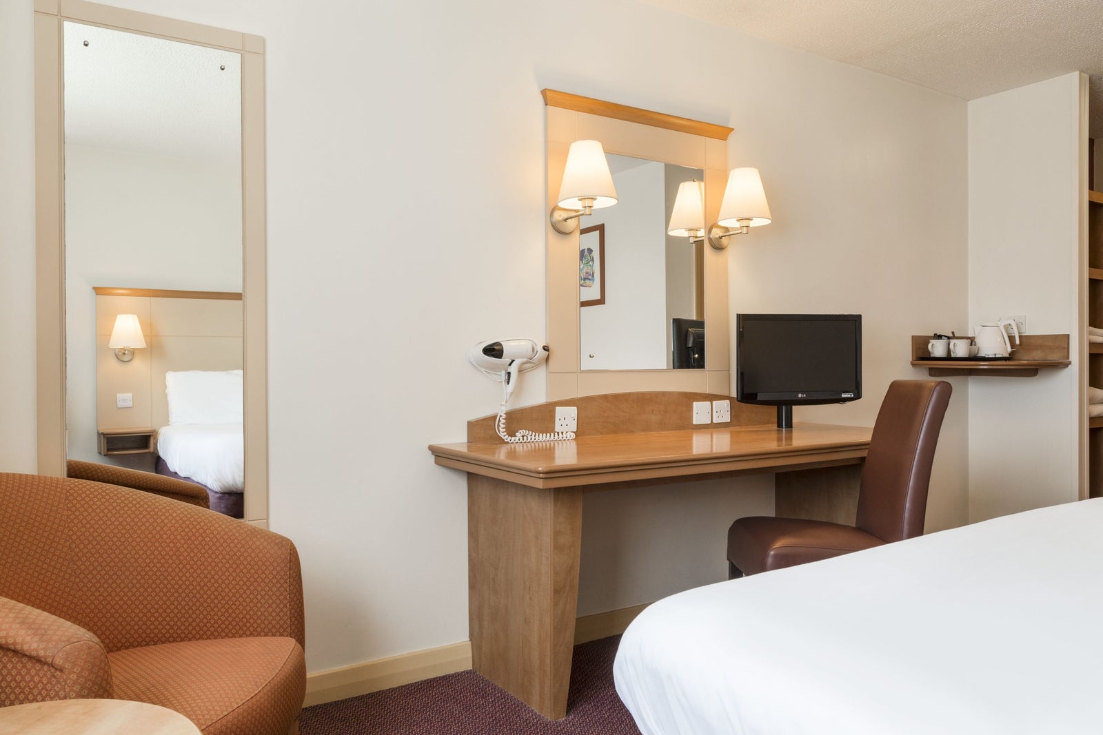 1 Double 1 Single Bed Room