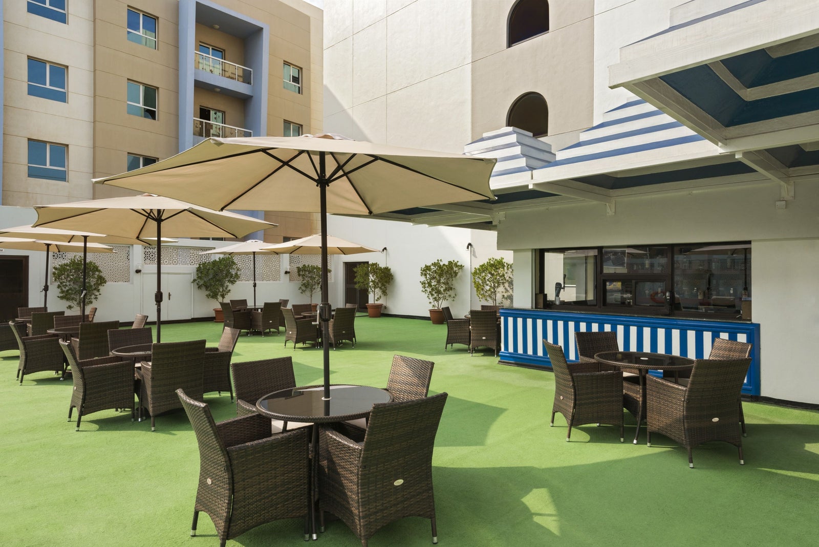 Oasis Pool Bar