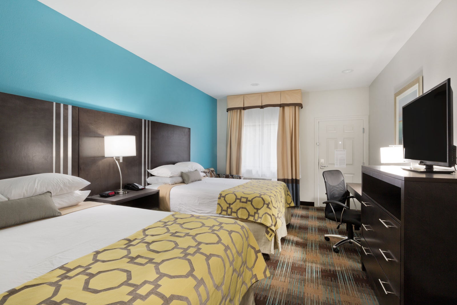 2 Queen Bed Room
