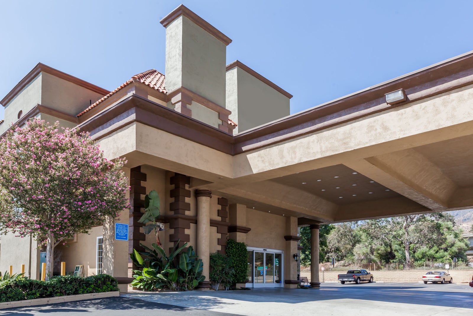 Welcome to the Travelodge Sylmar CA