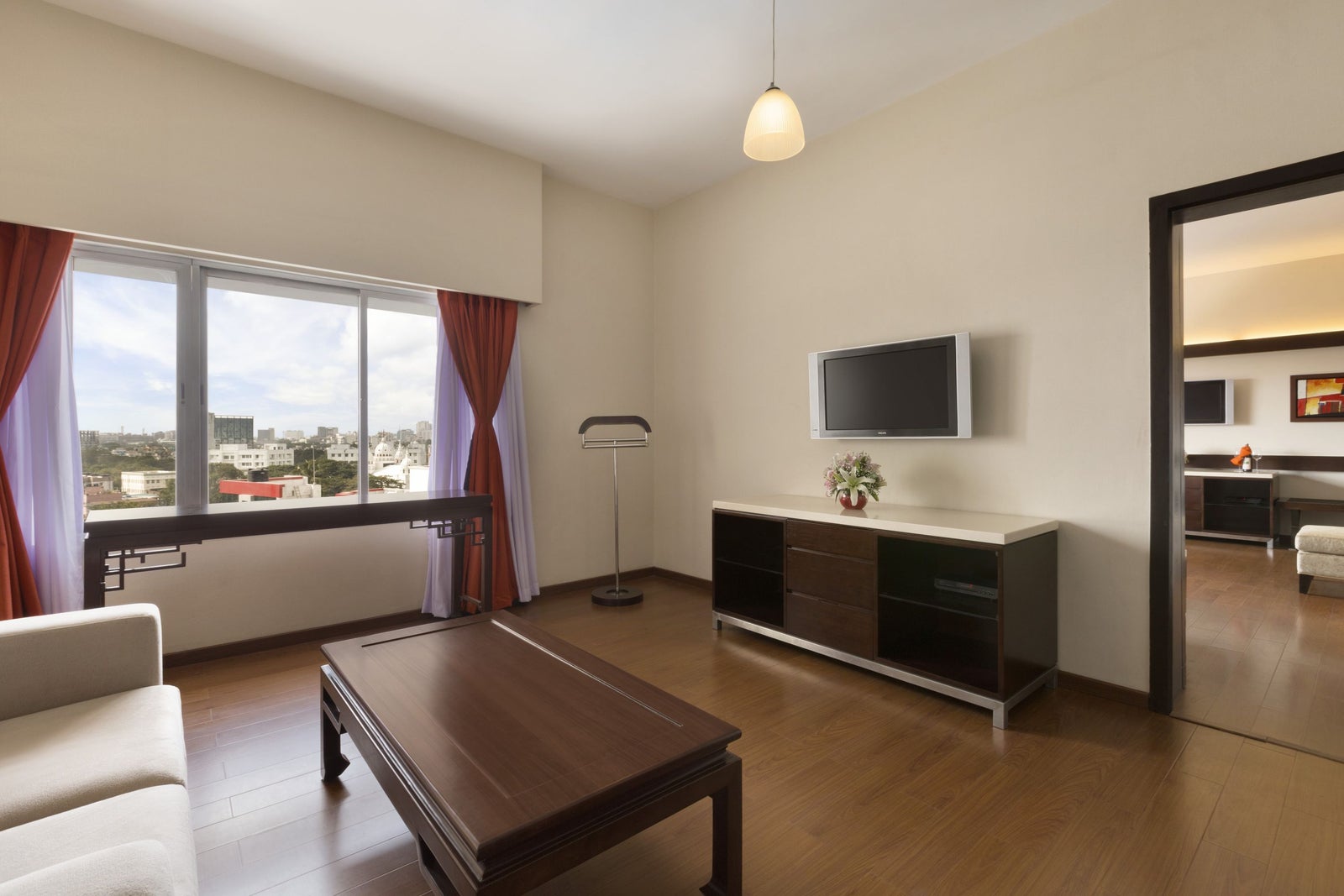 1 King Bed Suite