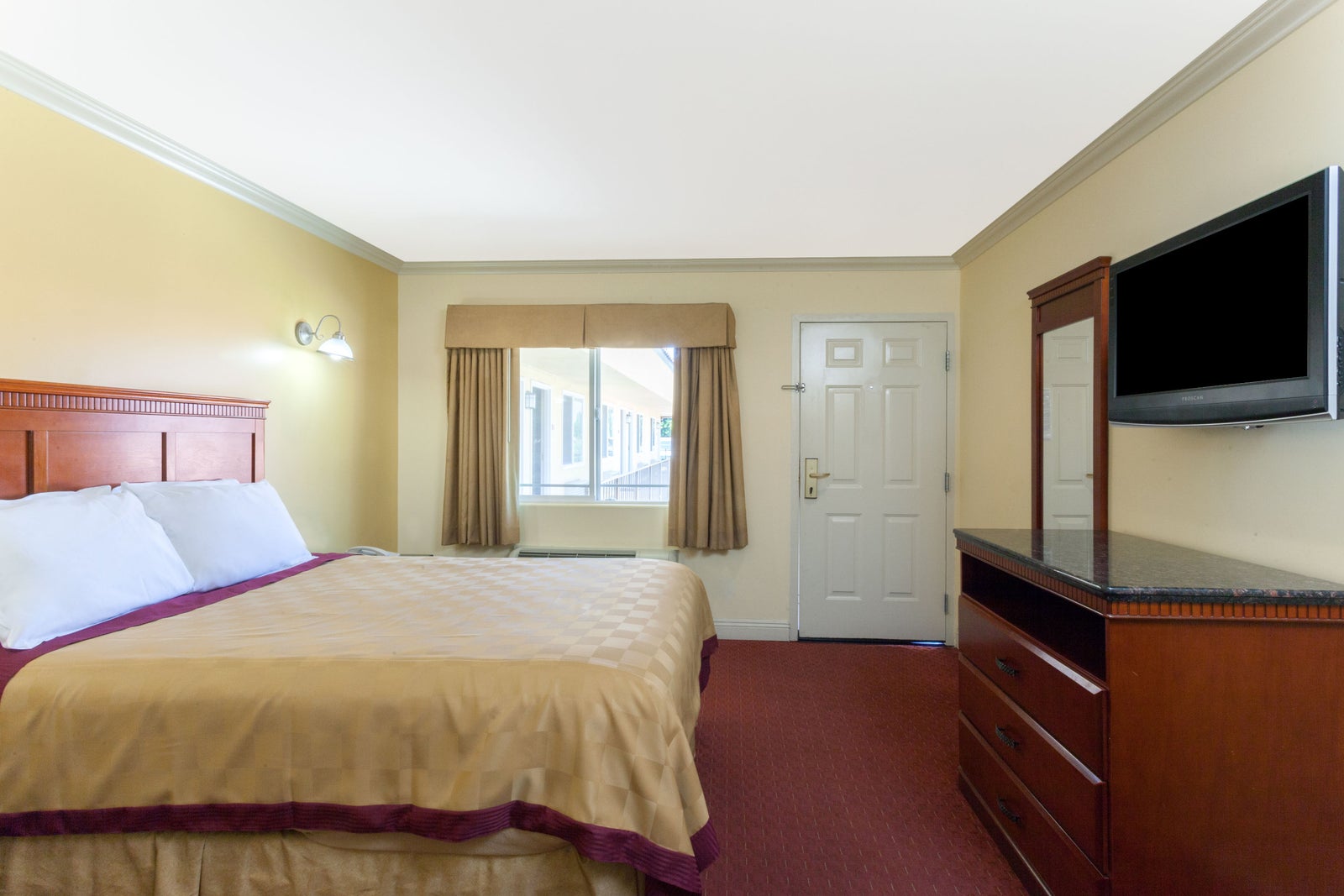 1 King Bed Room