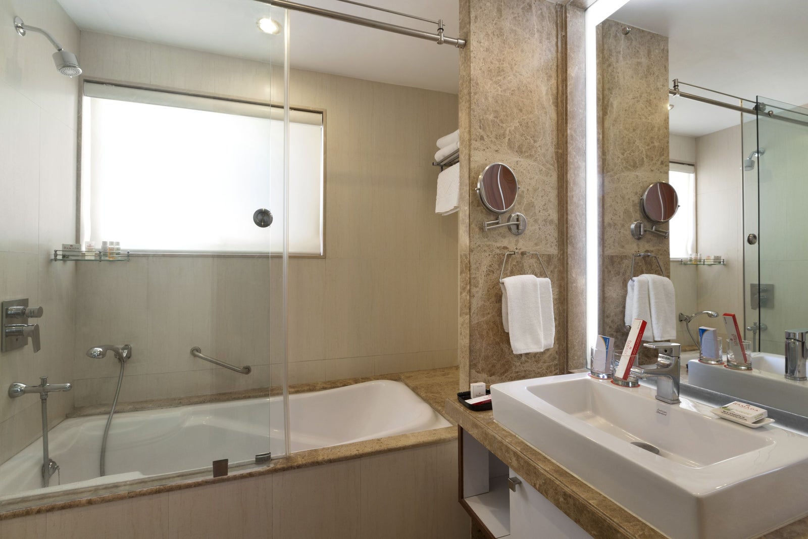 Suite Bathroom