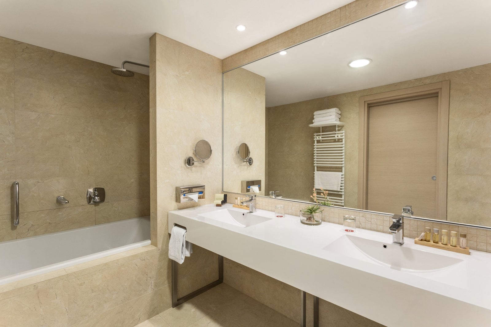 1 King Bed Suite