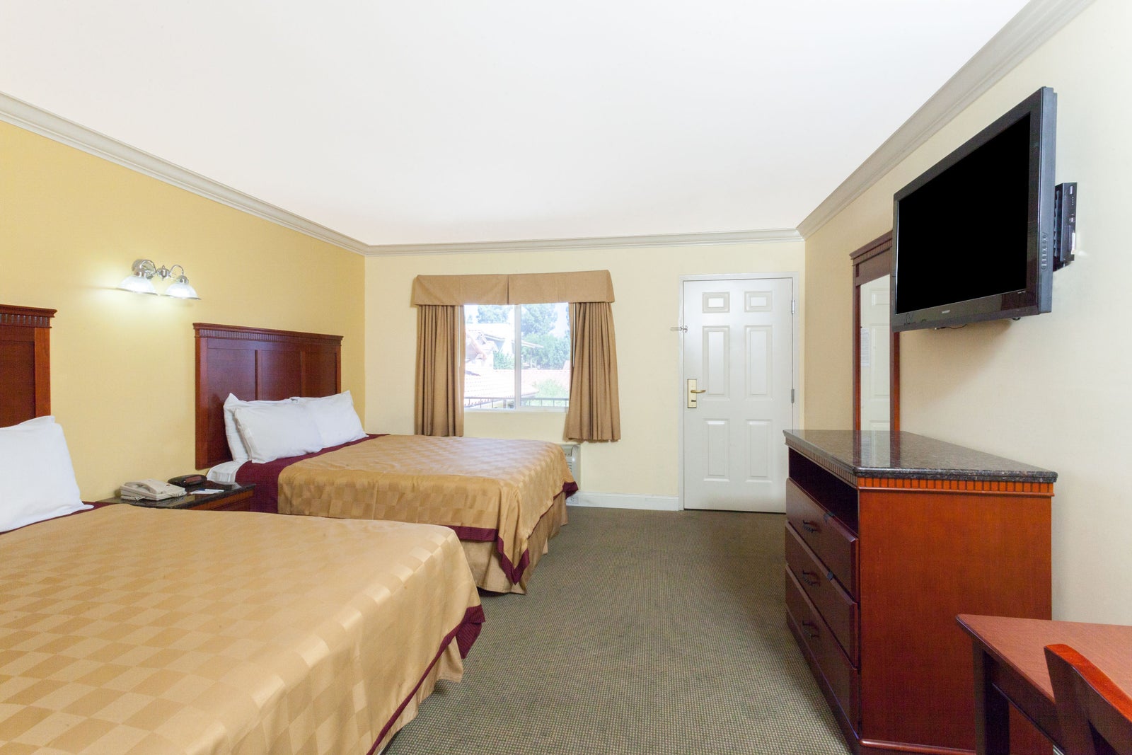 2 Queen Bed Room