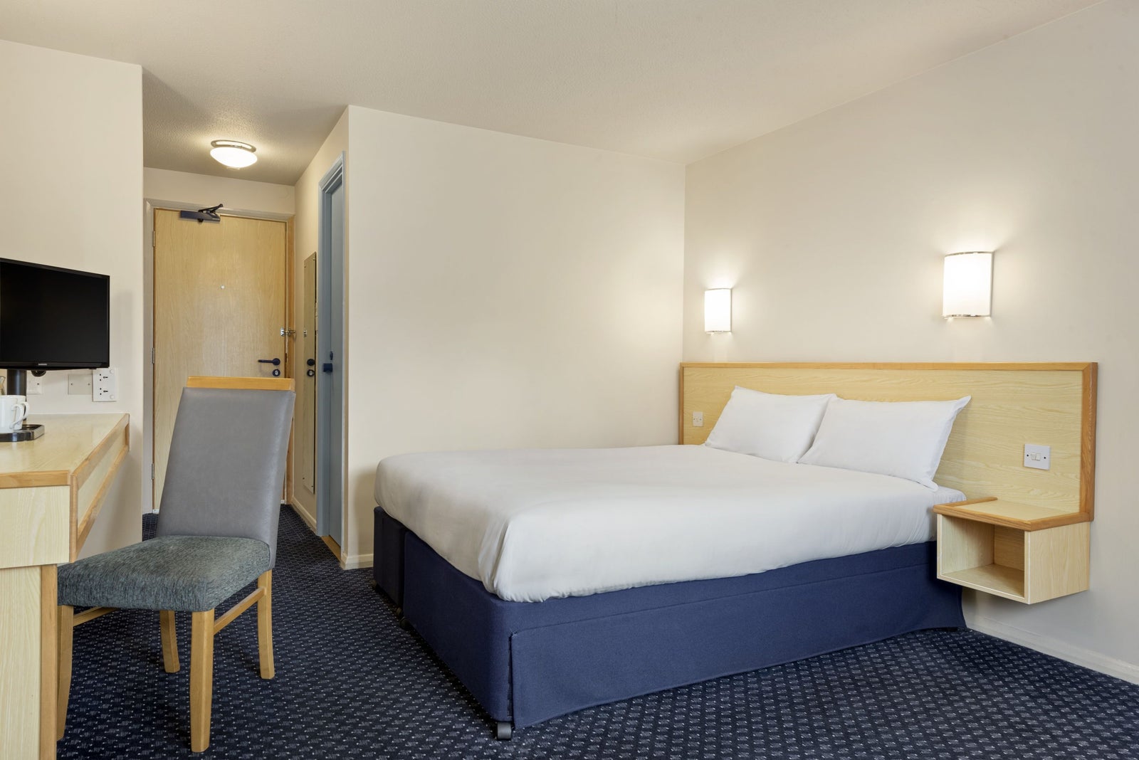 1 Double Bed Room