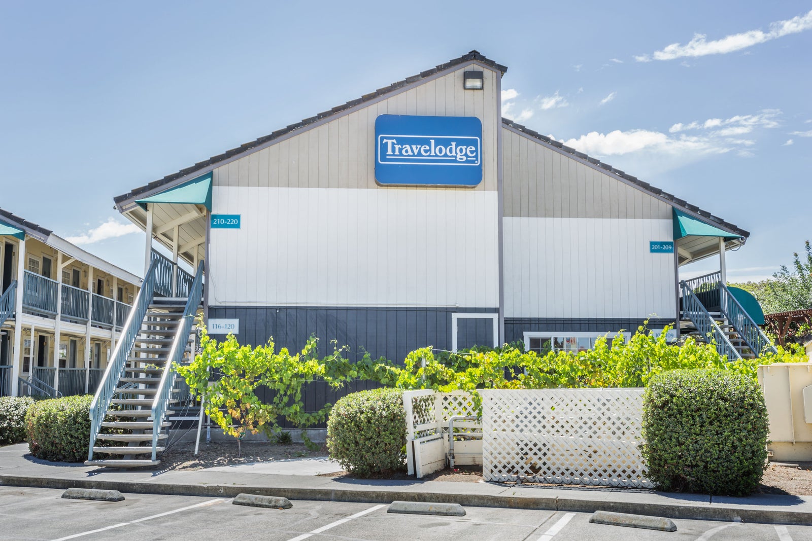 Welcome to the Travelodge Fairfield Napa Valley