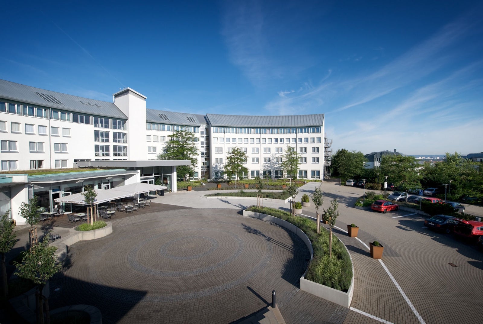 Ramada by Wyndham Dresden Exterior