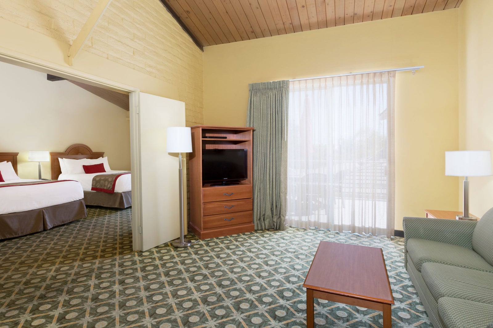 2 Queen Bed Suite