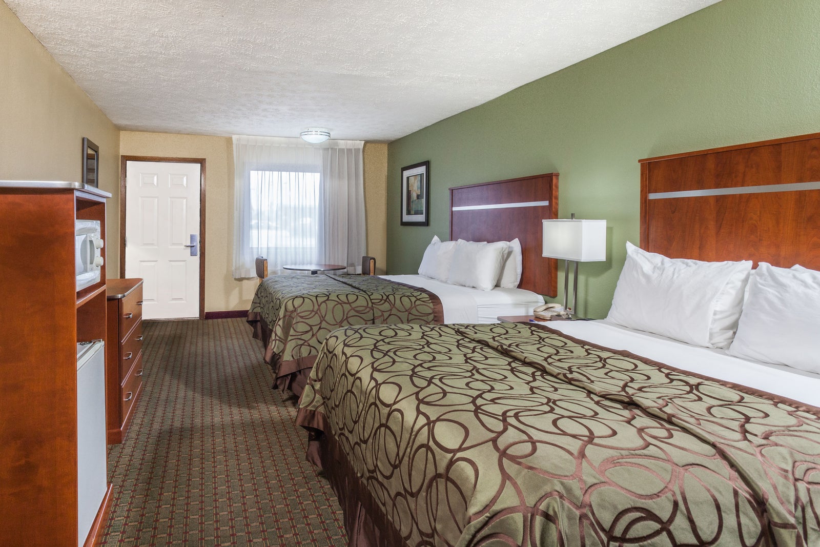 2 Queen Bed Room
