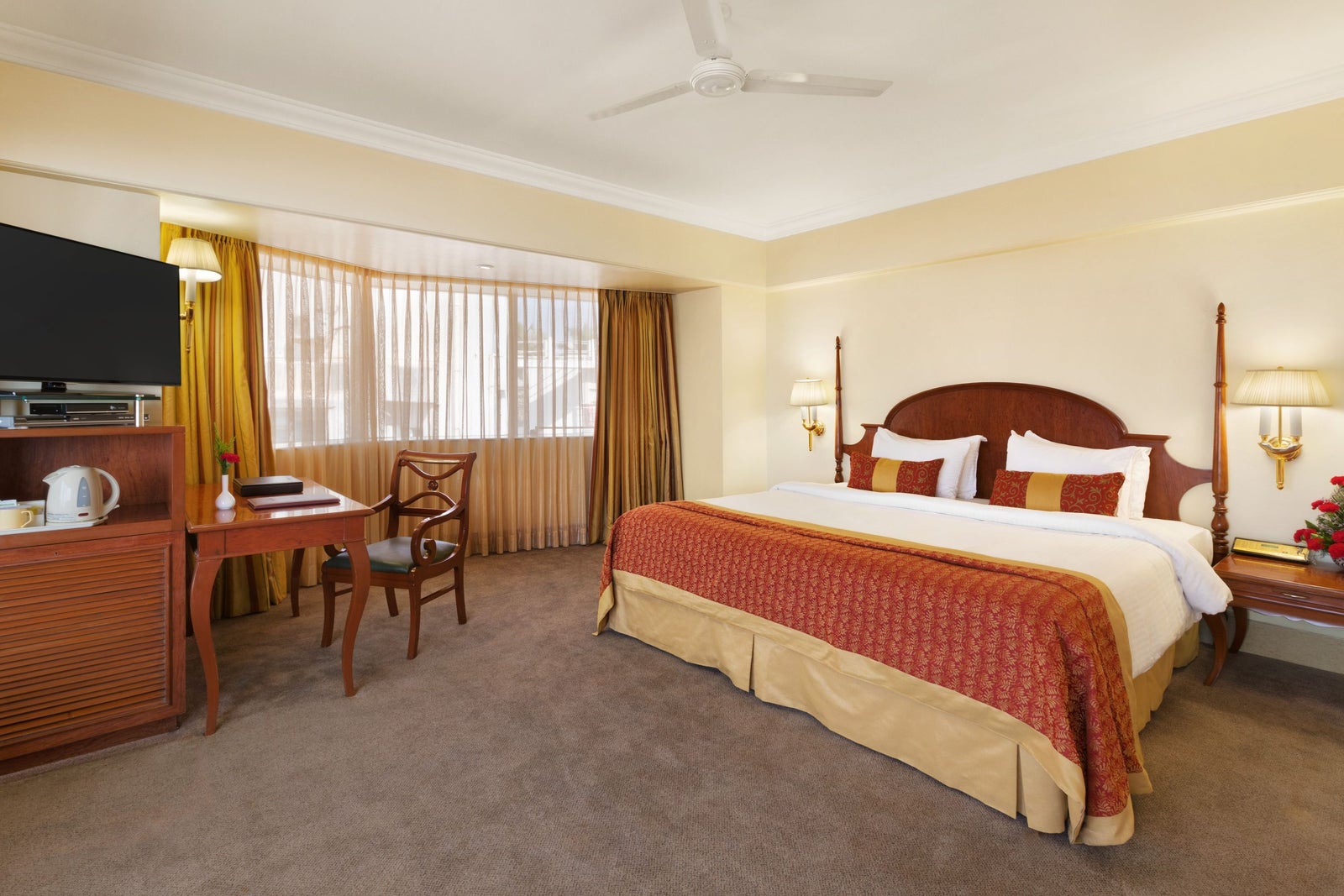 1 King Bed Executive Room