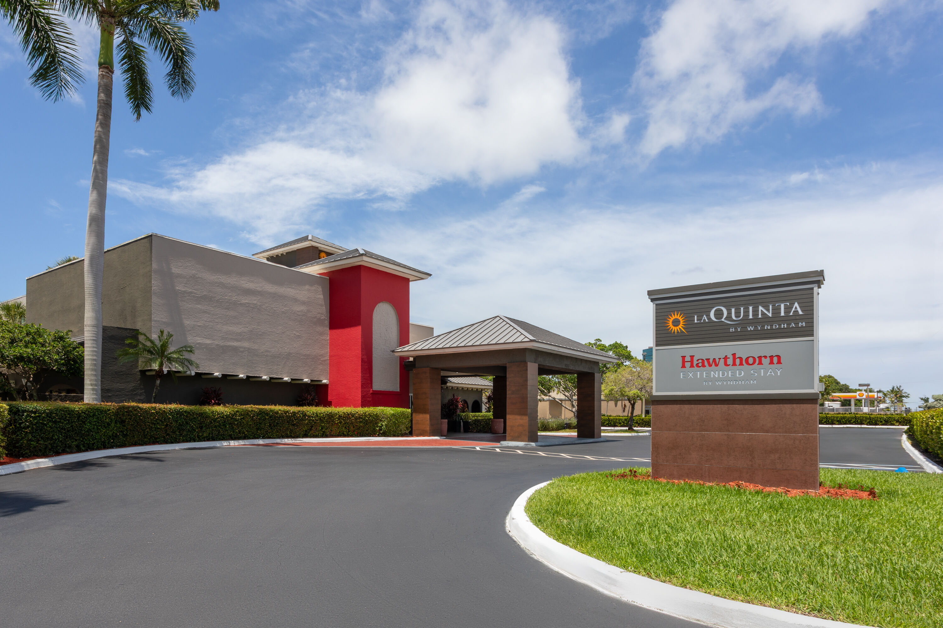 Exterior Day Image of Hawthorn Extended Stay by Wyndham Ft Lauderdale Cypress Crk hotel in Fort Lauderdale, Florida
