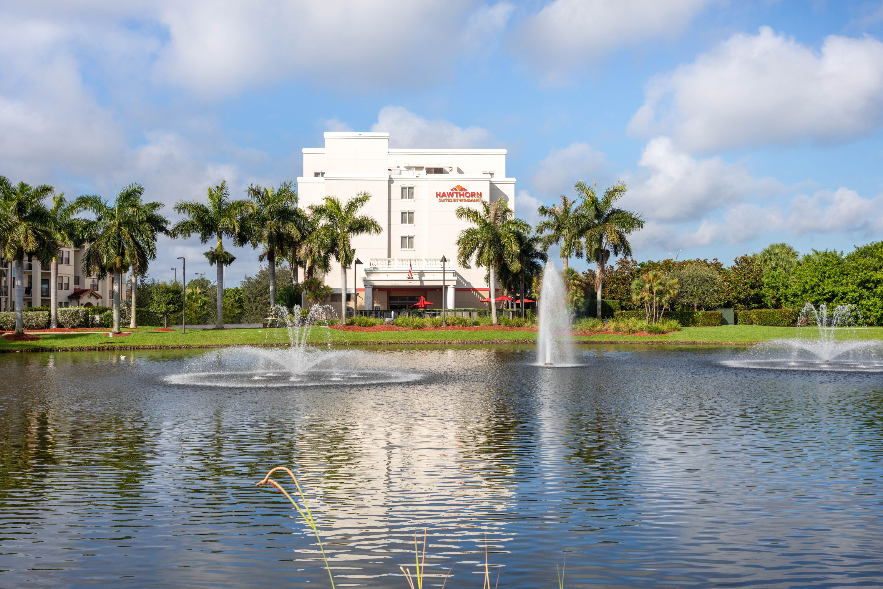Exterior of Hawthorn Extended Stay by Wyndham West Palm Beach Airport hotel in West Palm Beach, Florida
