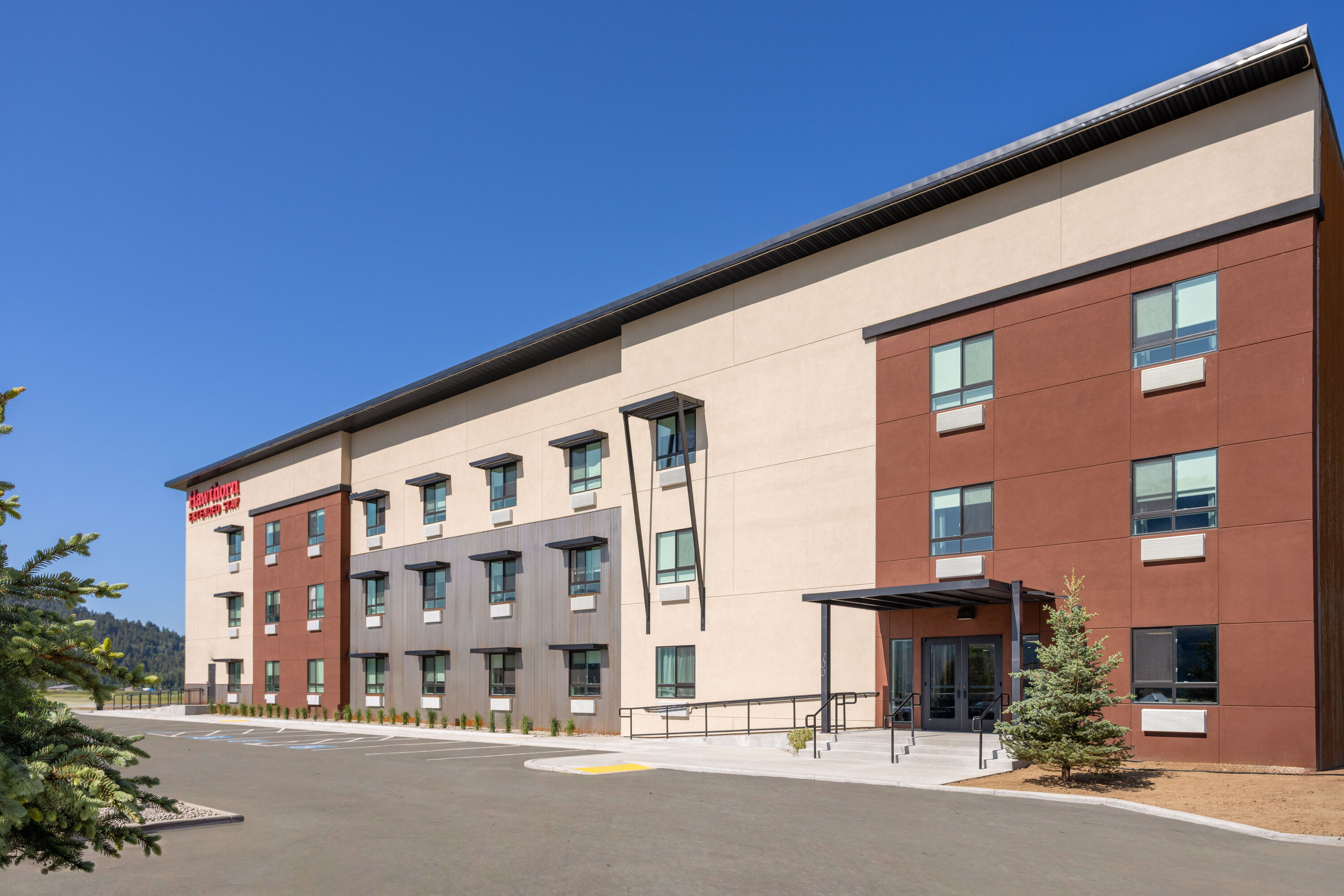 Exterior Day Image of Hawthorn Extended Stay by Wyndham Jackson Alpine hotel in Alpine, Wyoming