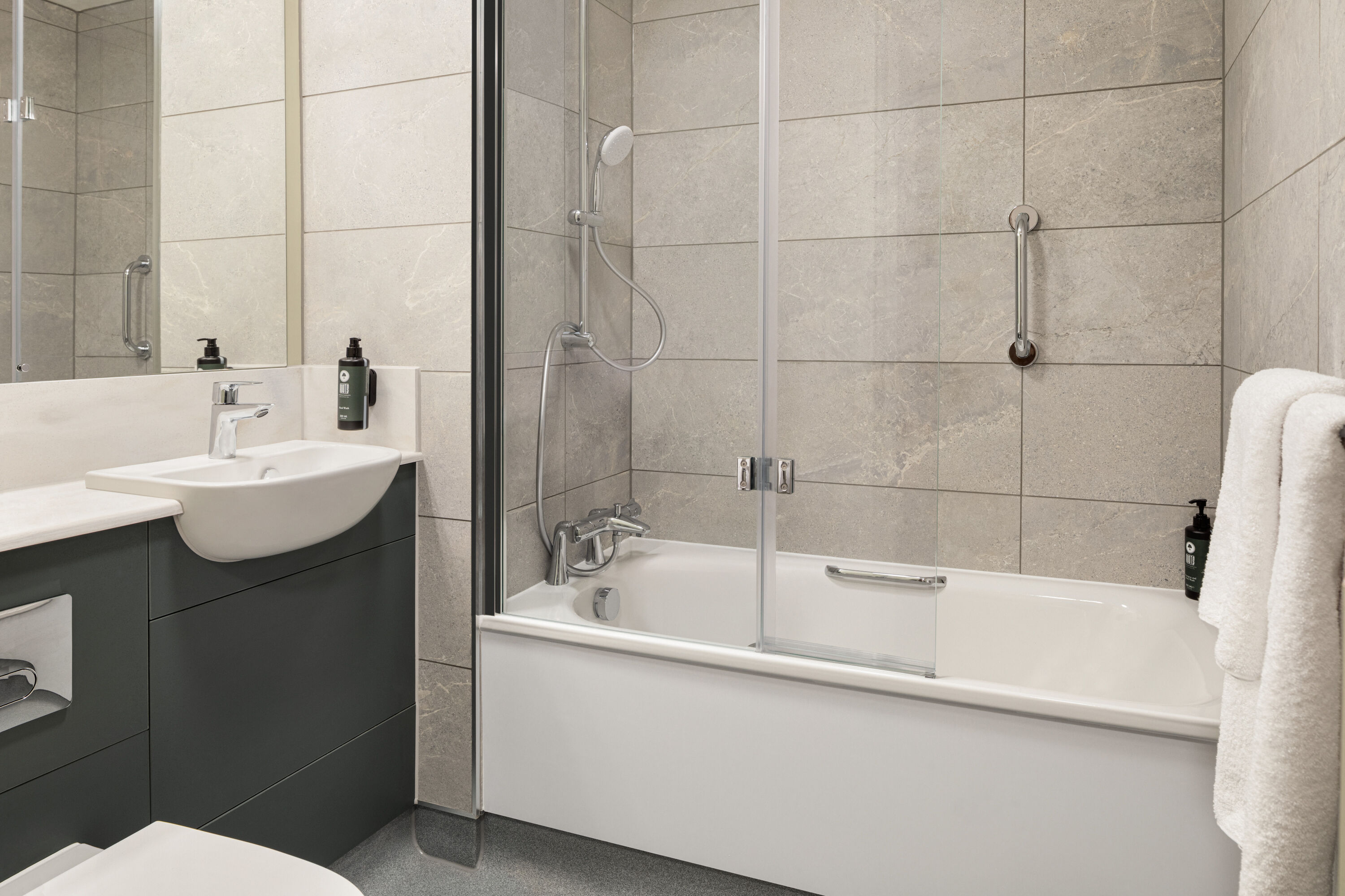 Guest room bath at the Days Inn by Wyndham Chesterfield Tibshelf in Tibshelf, Other than US/Canada