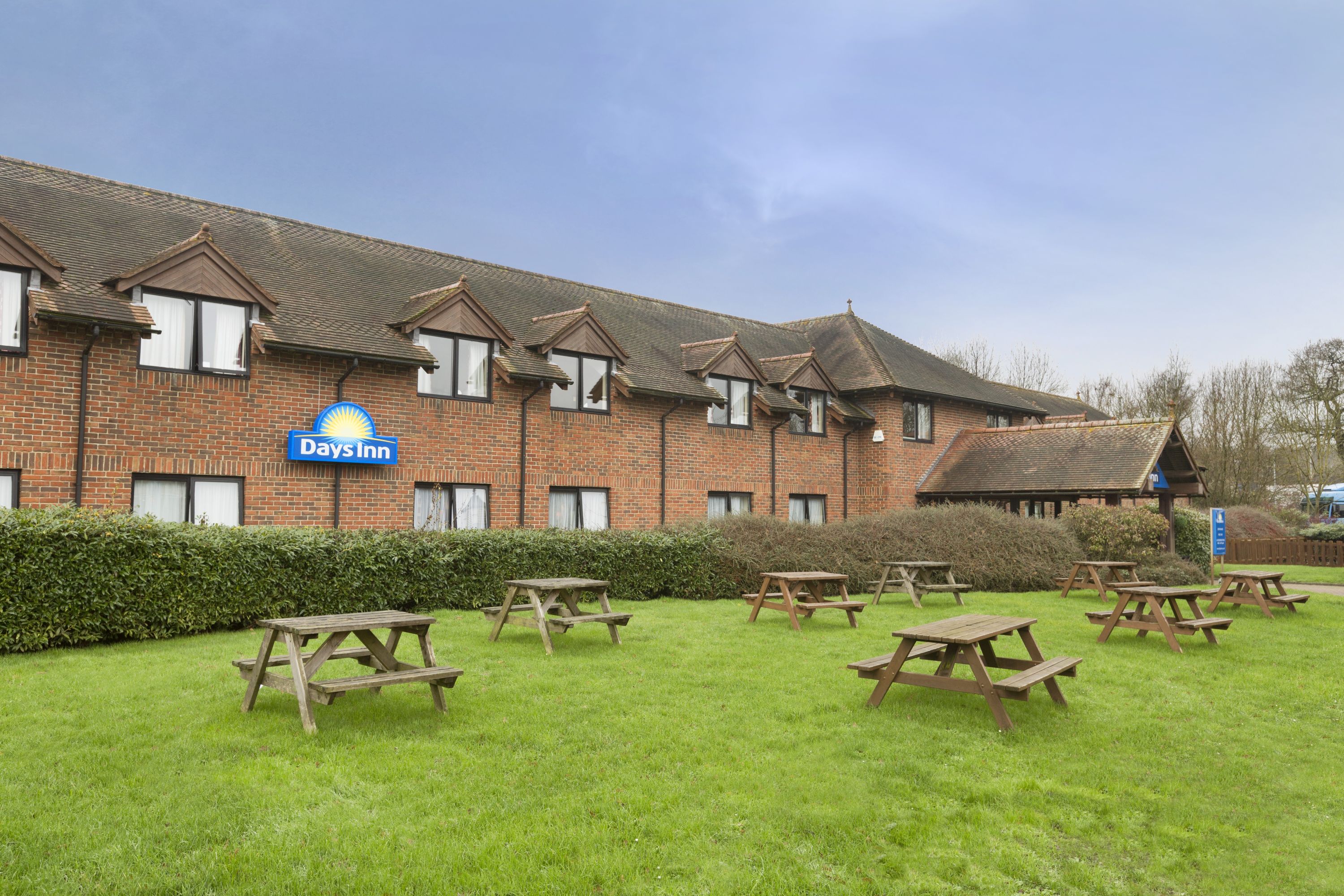 Exterior of Days Inn by Wyndham Sevenoaks Clacket Lane hotel in Westerham, Other than US/Canada