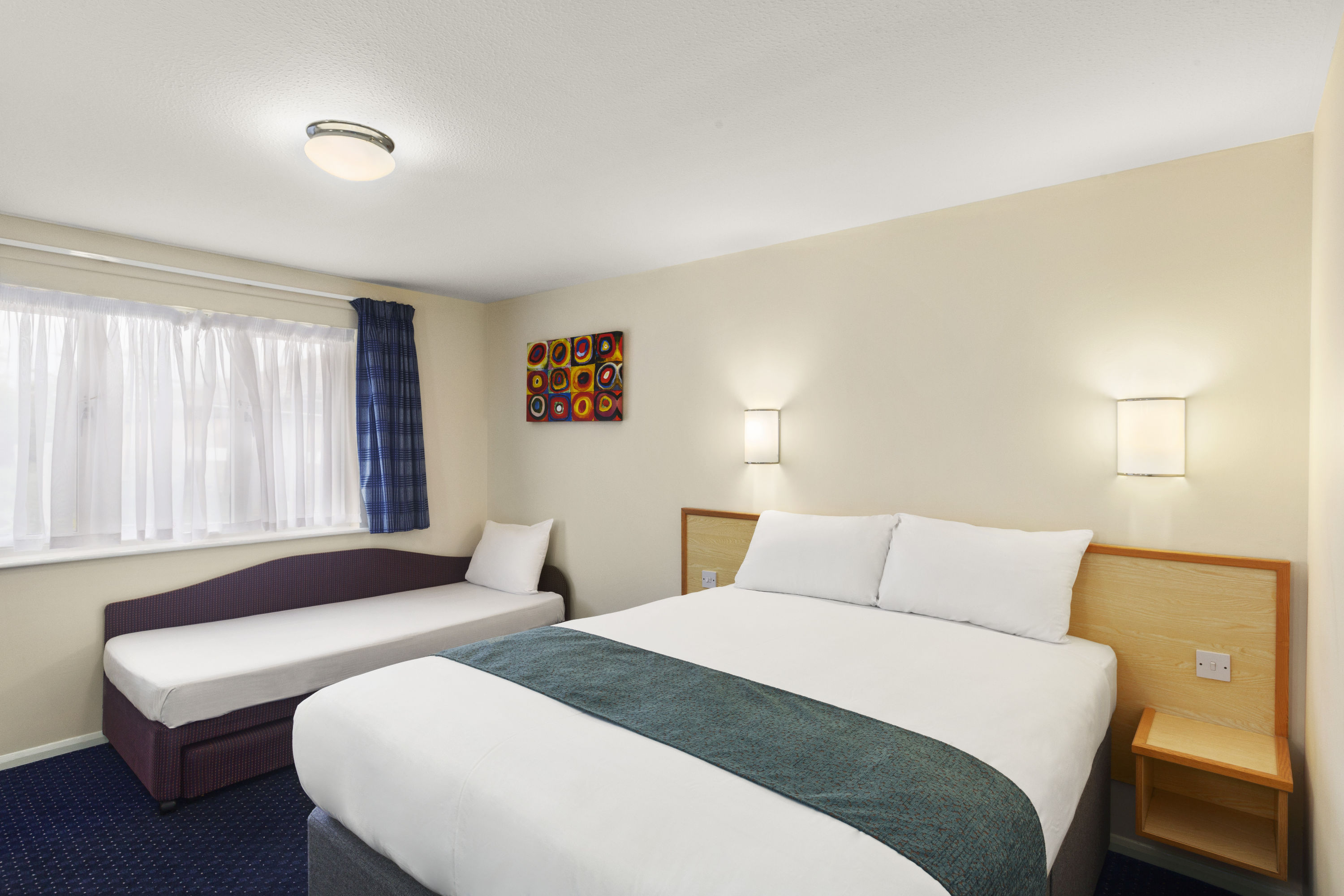 Guest room at the Days Inn by Wyndham Sutton Scotney South in Winchester, Other than US/Canada