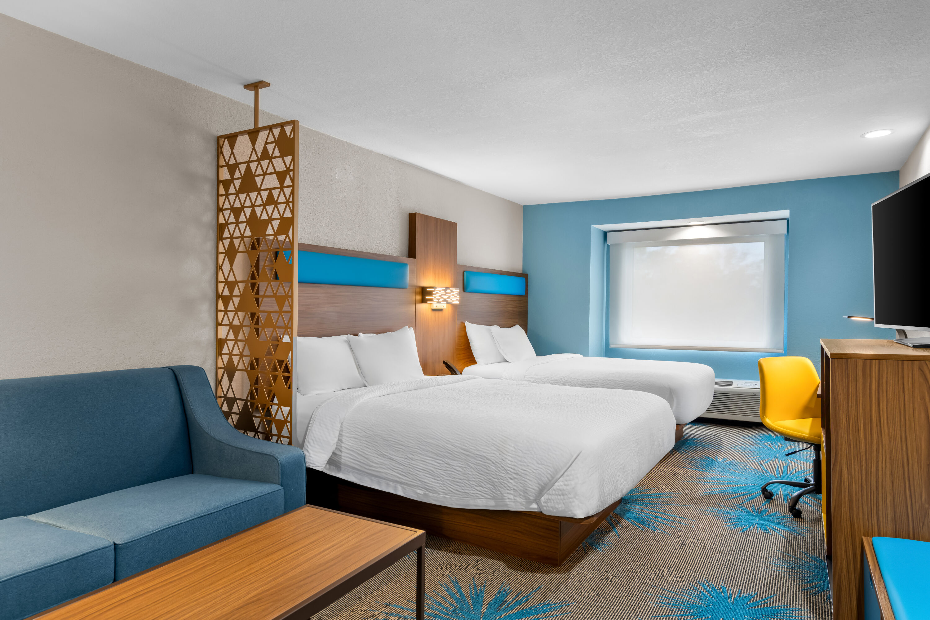 Days Inn & Suites by Wyndham Brandon Amphitheater suite in Brandon, Mississippi