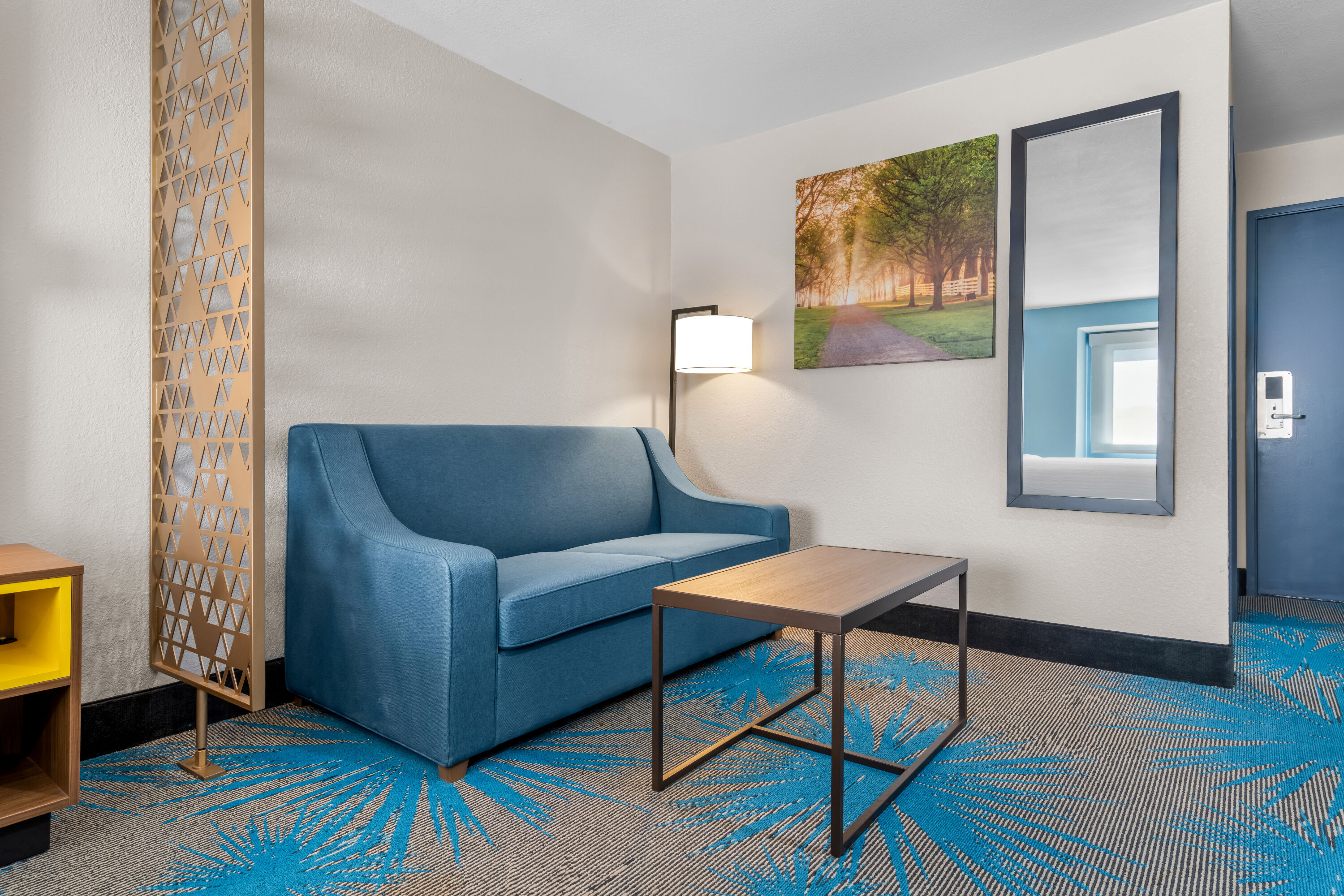 Days Inn & Suites by Wyndham Brandon Amphitheater suite in Brandon, Mississippi