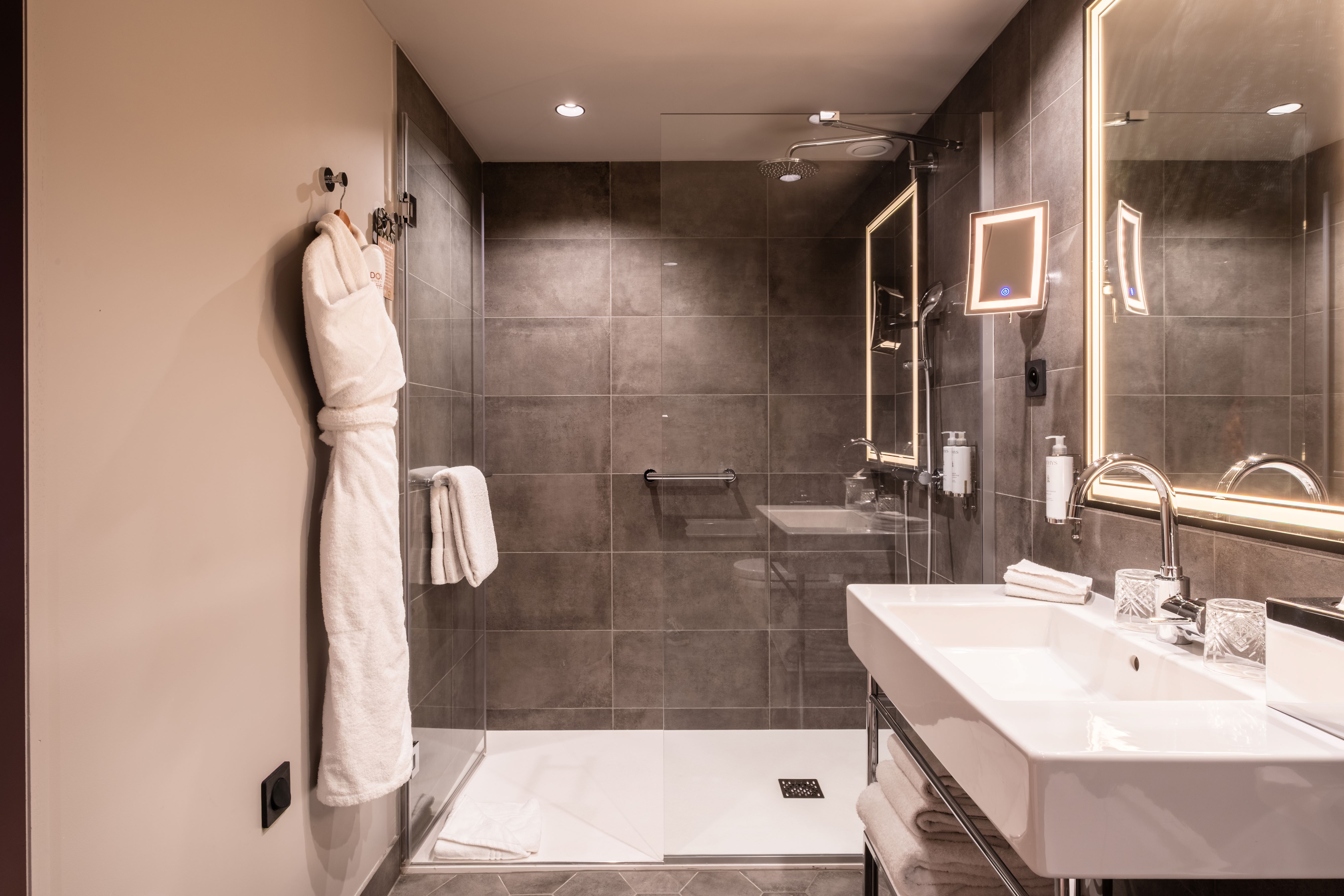 Guest room bath at the Dolce by Wyndham Versailles - Domaine du Montcel in Jouy-En-Josas, Other than US/Canada