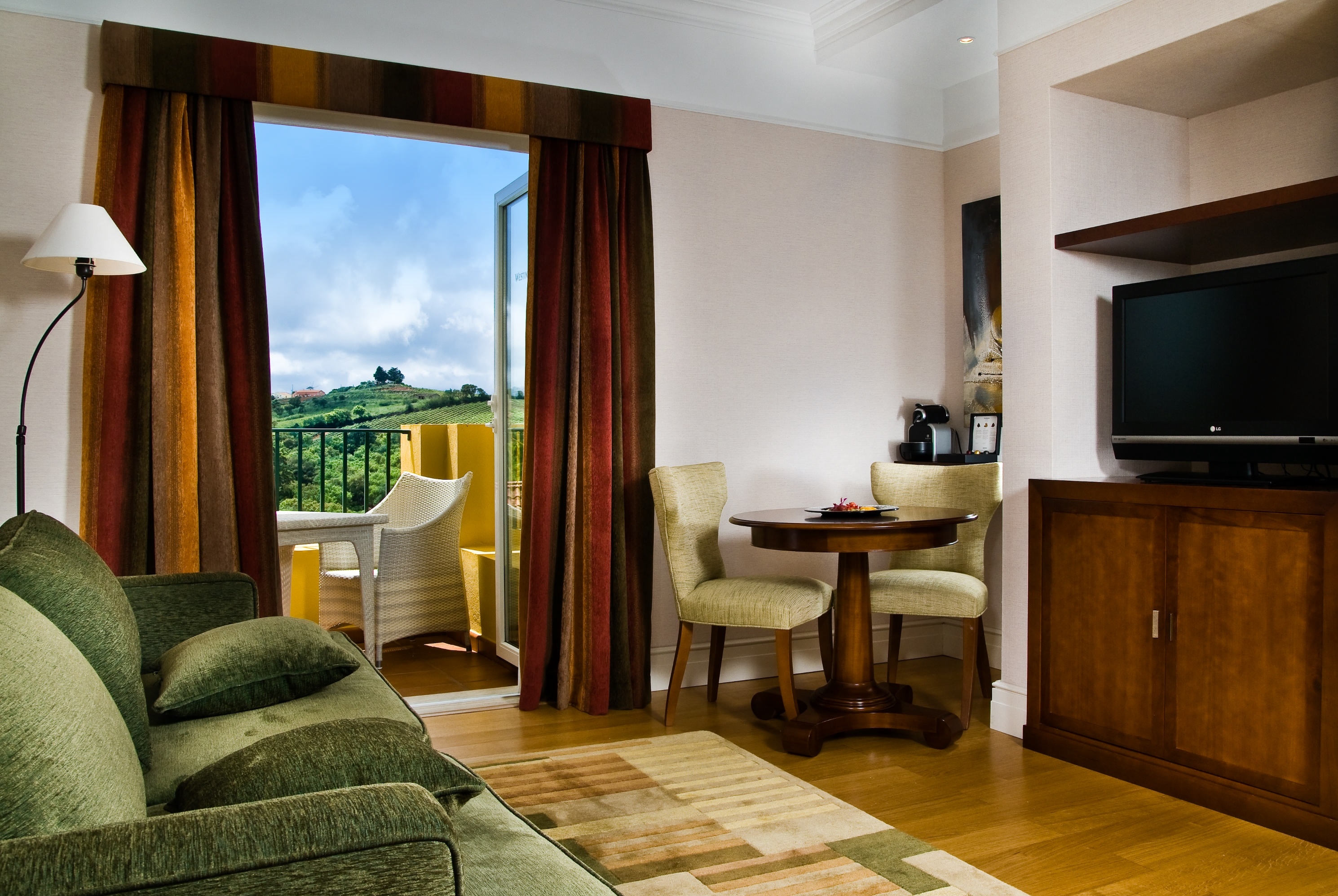 Dolce by Wyndham CampoReal Lisboa suite living room in Turcifal, Other than US/Canada
