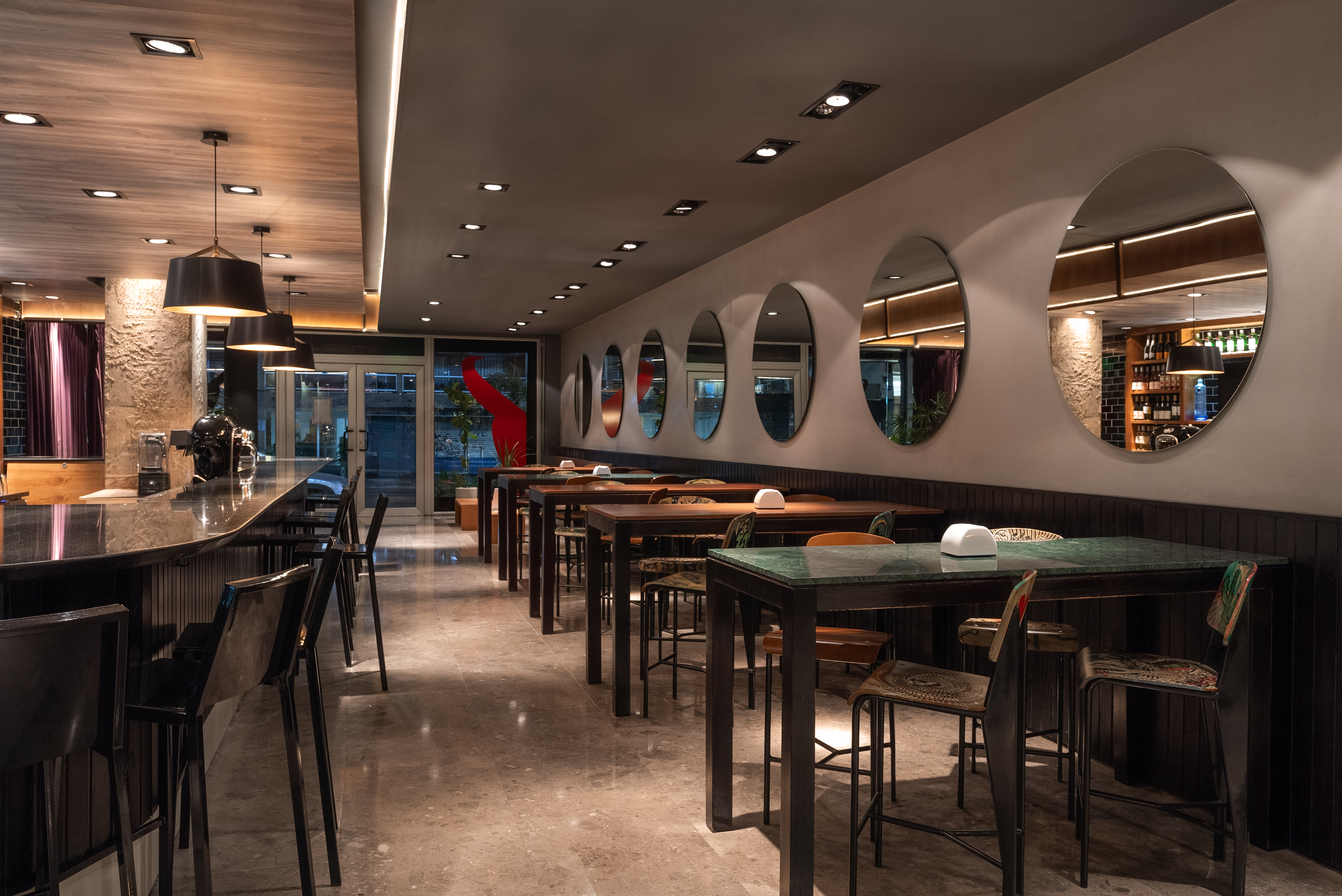Dazzler by Wyndham Montevideo restaurant in Montevideo, Other than US/Canada