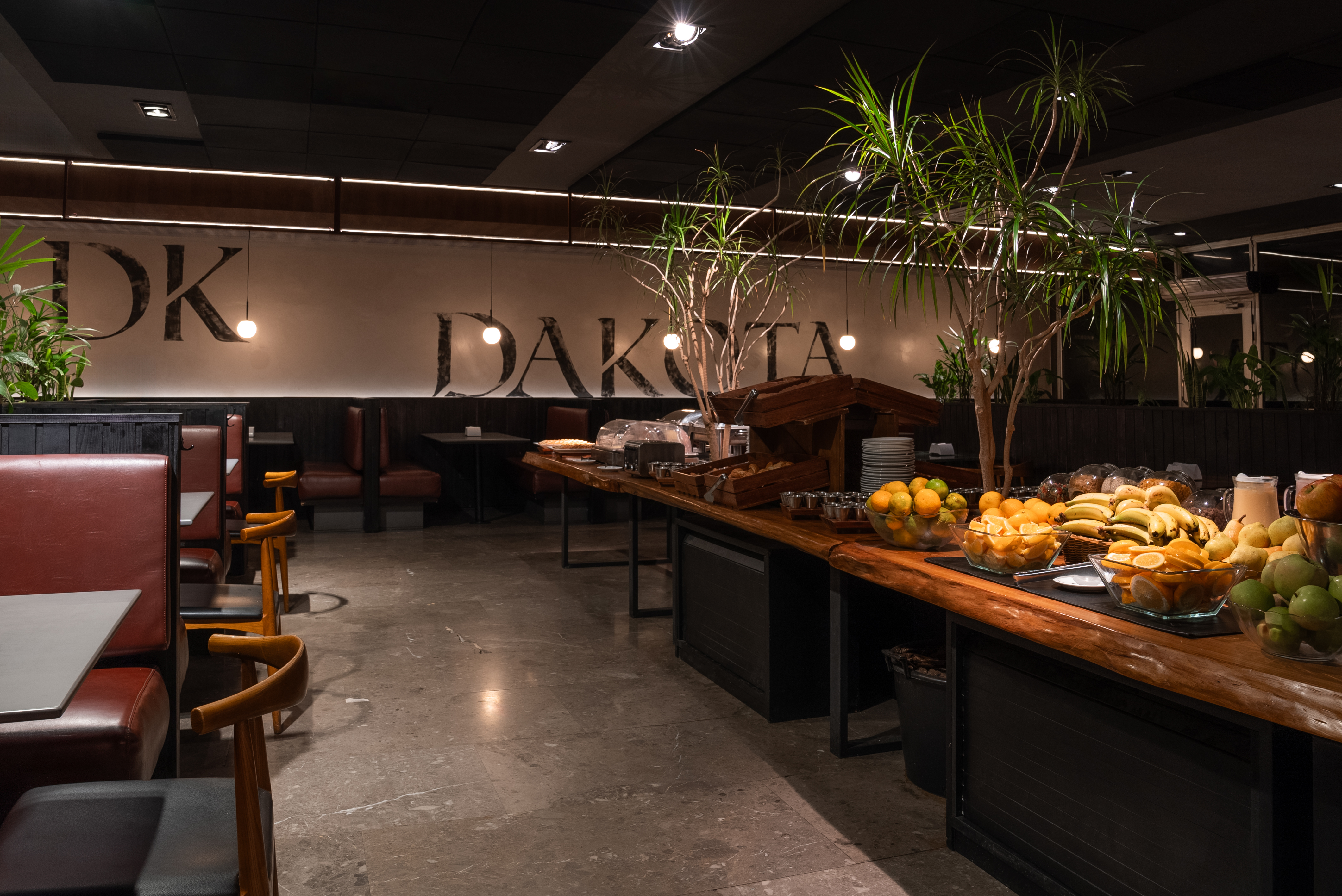 Dazzler by Wyndham Montevideo restaurant in Montevideo, Other than US/Canada