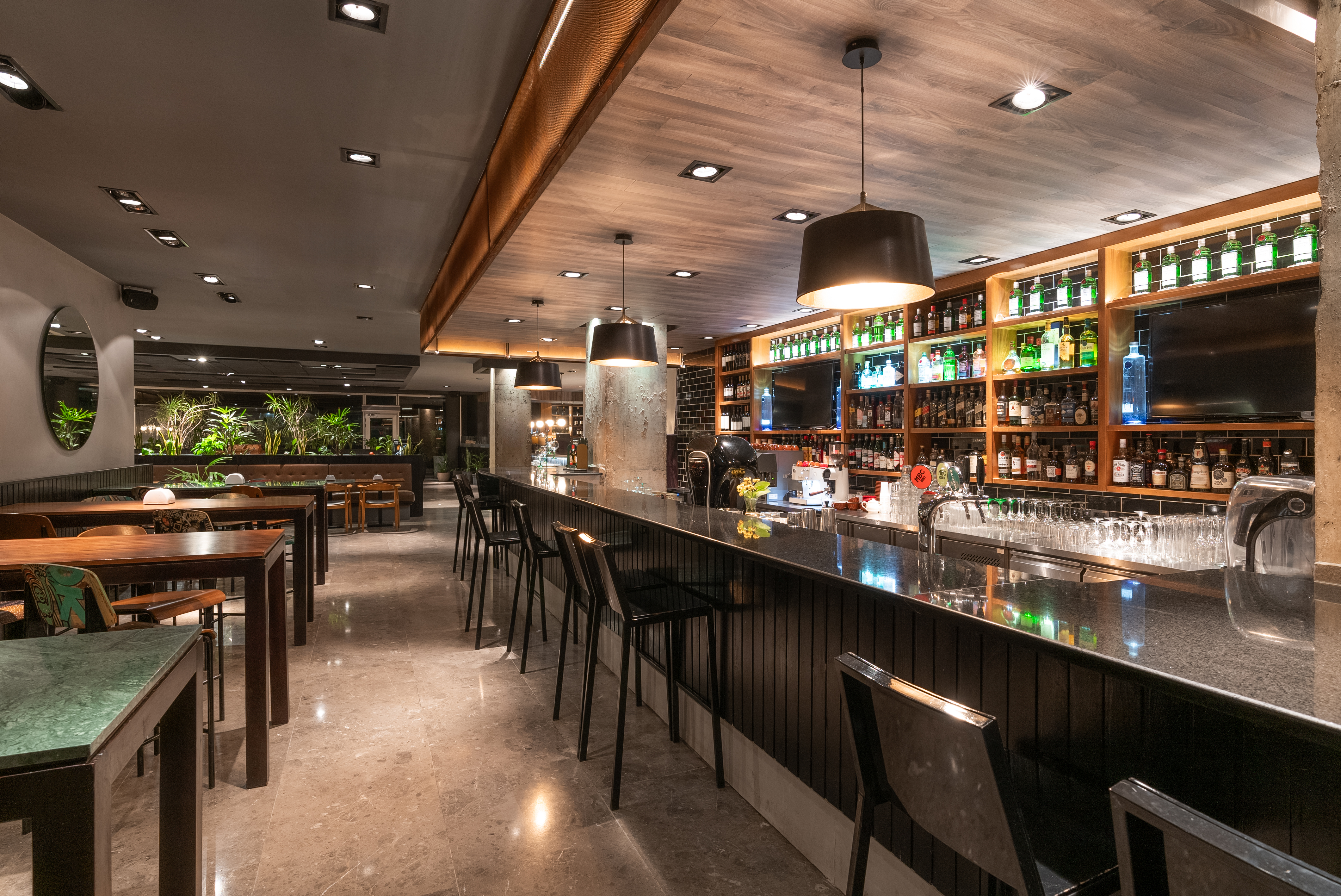 Dazzler by Wyndham Montevideo restaurant in Montevideo, Other than US/Canada