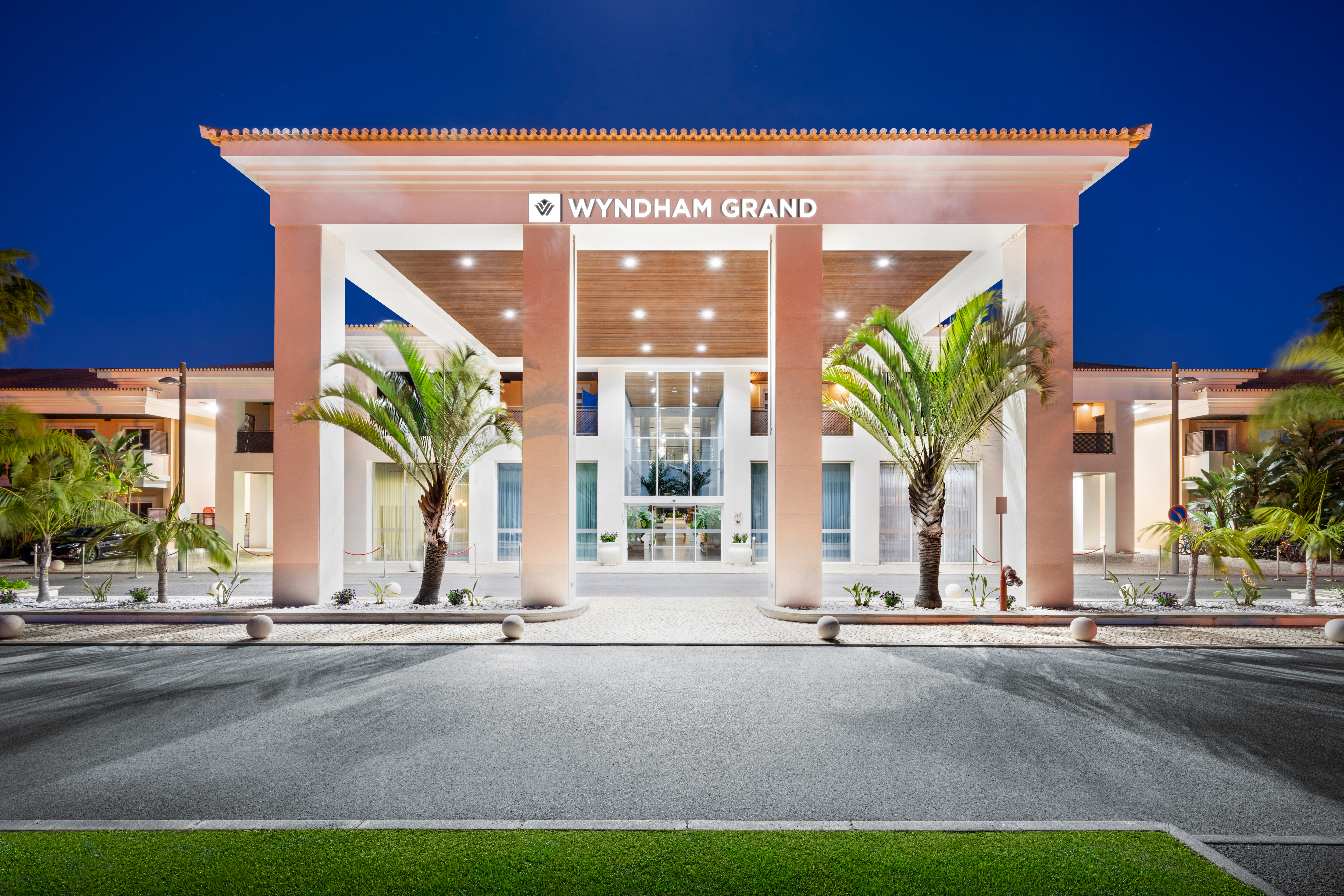 Exterior of Wyndham Grand Algarve Quinta do Lago hotel in Algarve, Other than US/Canada