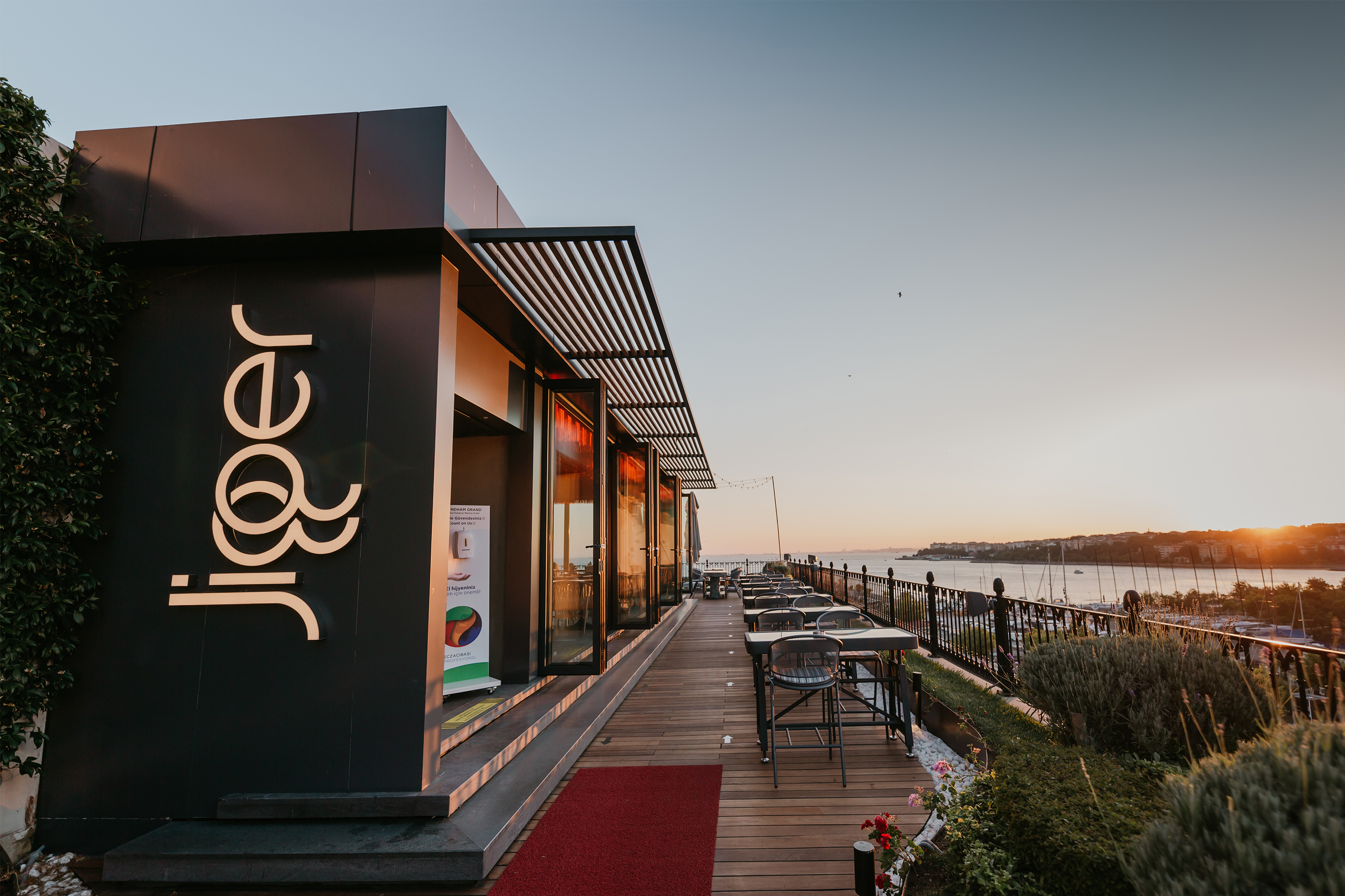 Wyndham Grand Istanbul Kalamis Marina Hotel restaurant in Istanbul, Other than US/Canada