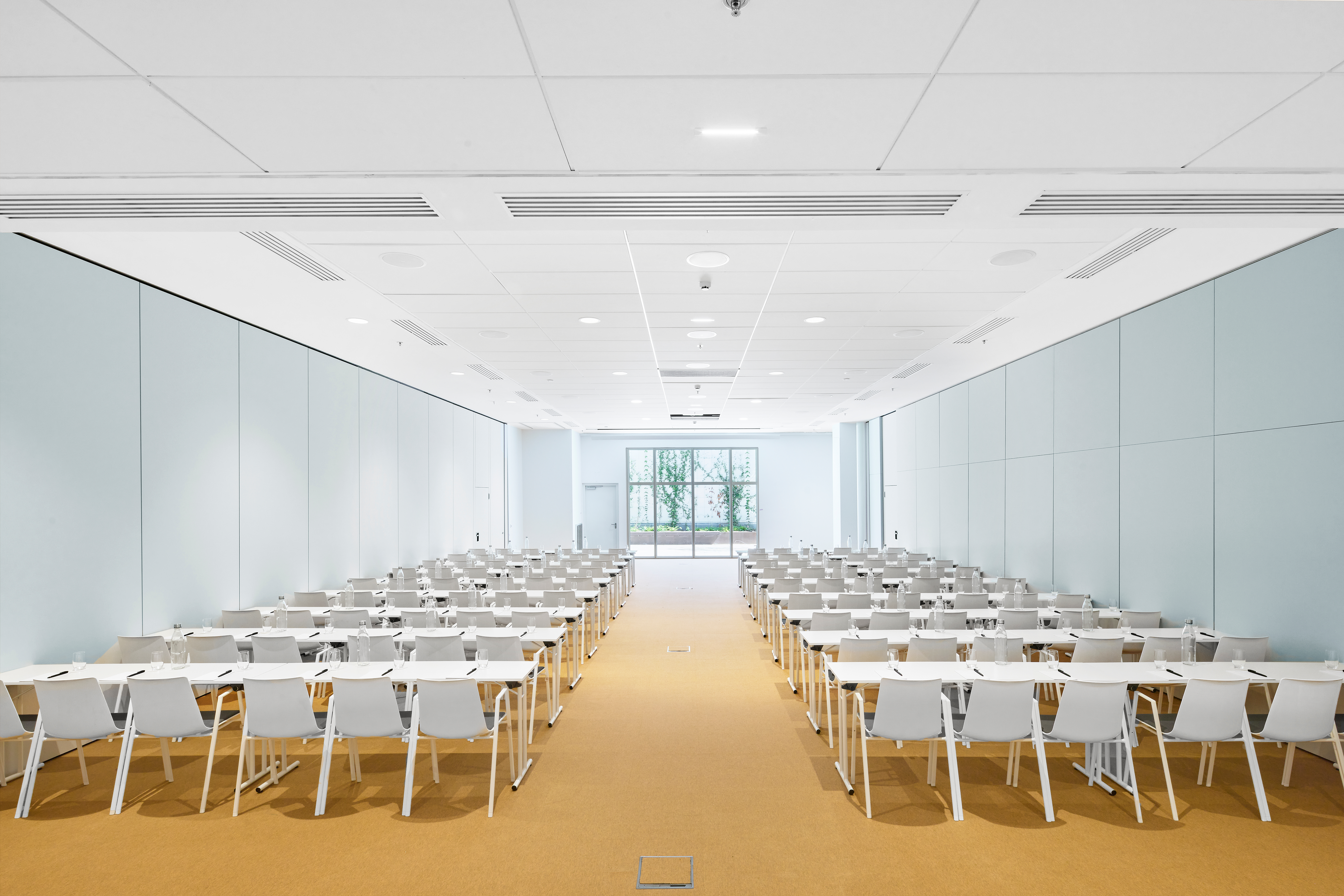 Meeting room at H4 Wyndham Paris Pleyel in Saint-Denis, Other than US/Canada