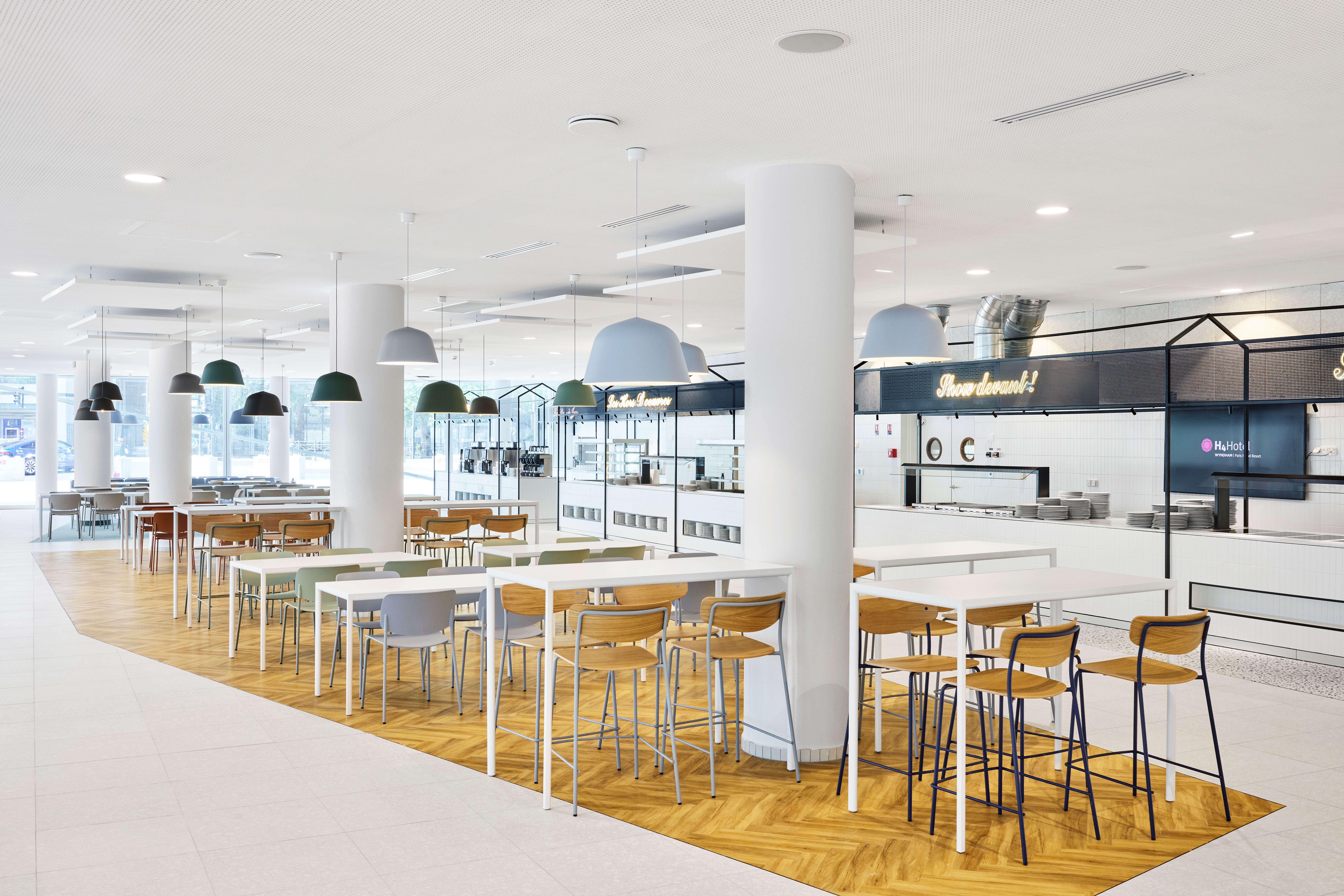 H4 Wyndham Paris Pleyel restaurant in Saint-Denis, Other than US/Canada