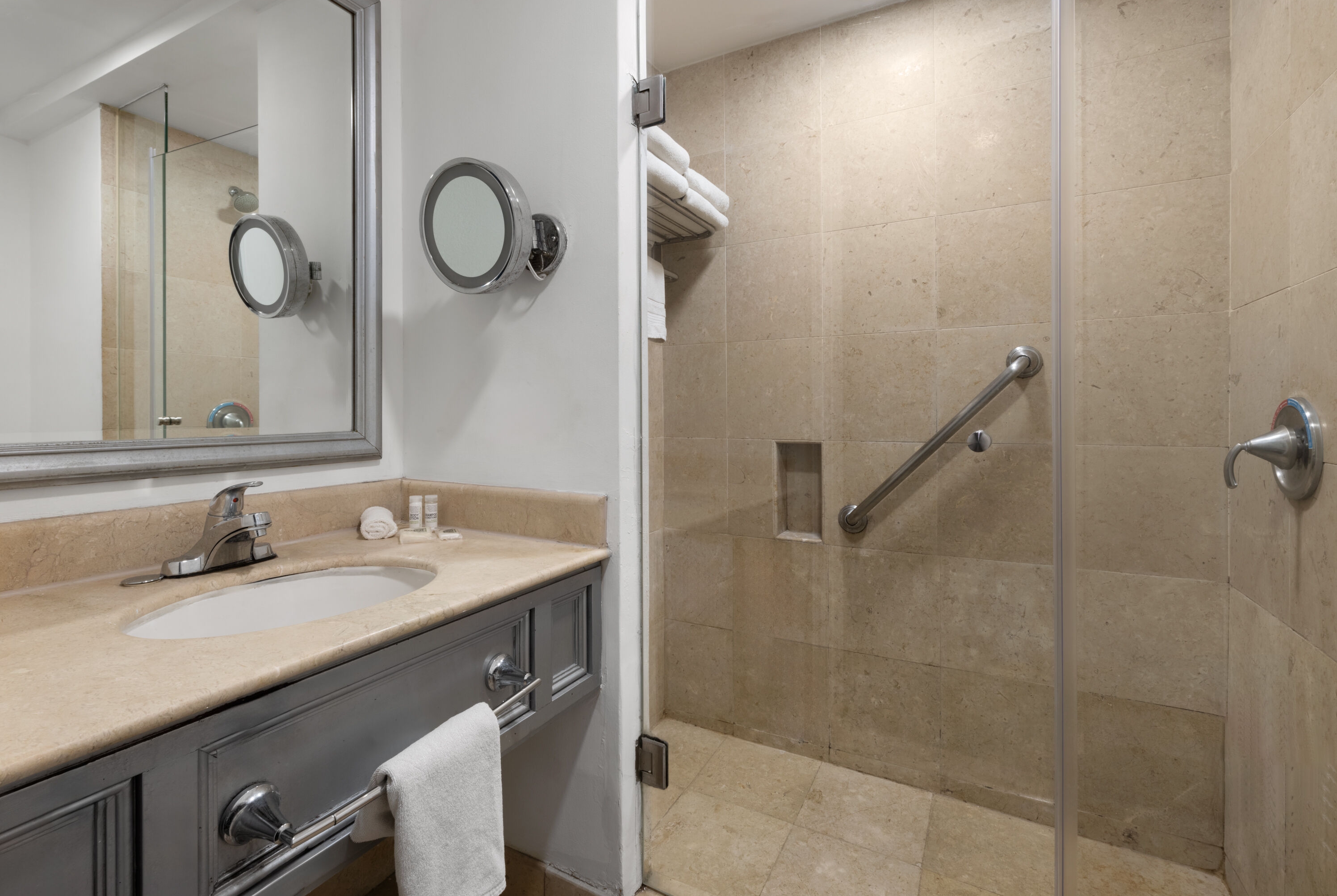 Guest room bath at the Wyndham Monterrey Ambassador Centro in Monterrey, Other than US/Canada