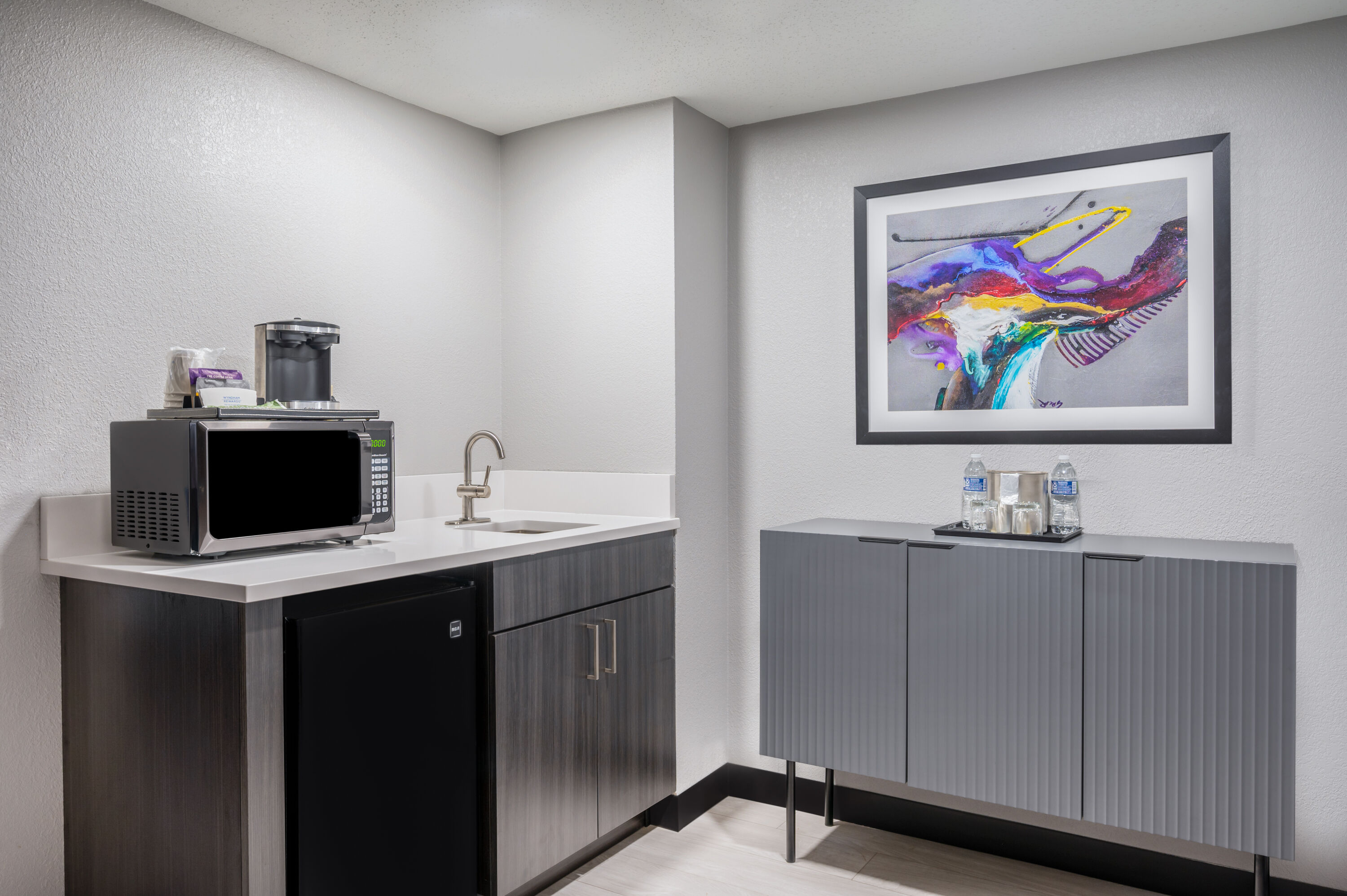 Wyndham Indianapolis Airport suite in Indianapolis, Indiana