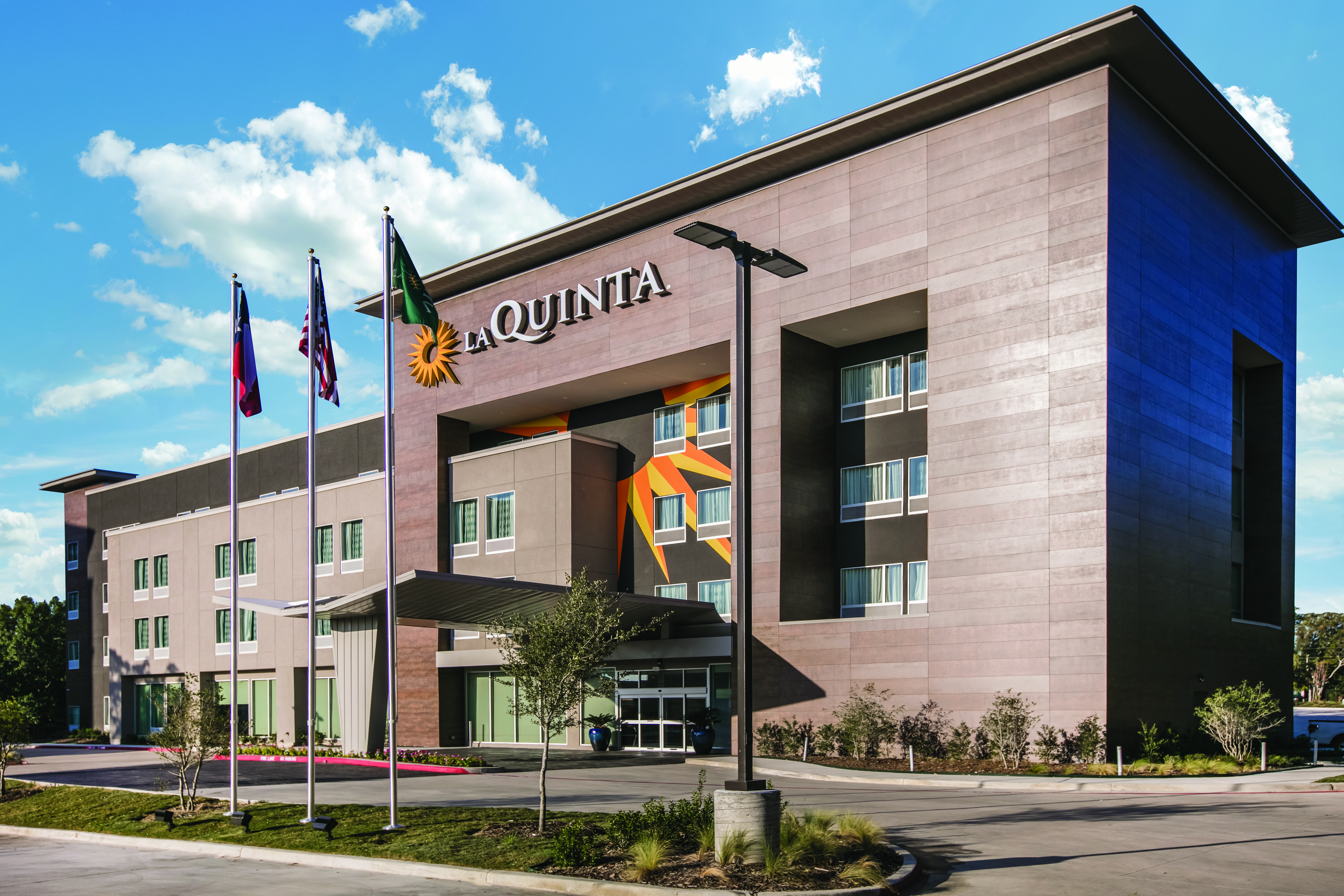Exterior of La Quinta Inn & Suites by Wyndham Dallas - Richardson hotel in Dallas, Texas