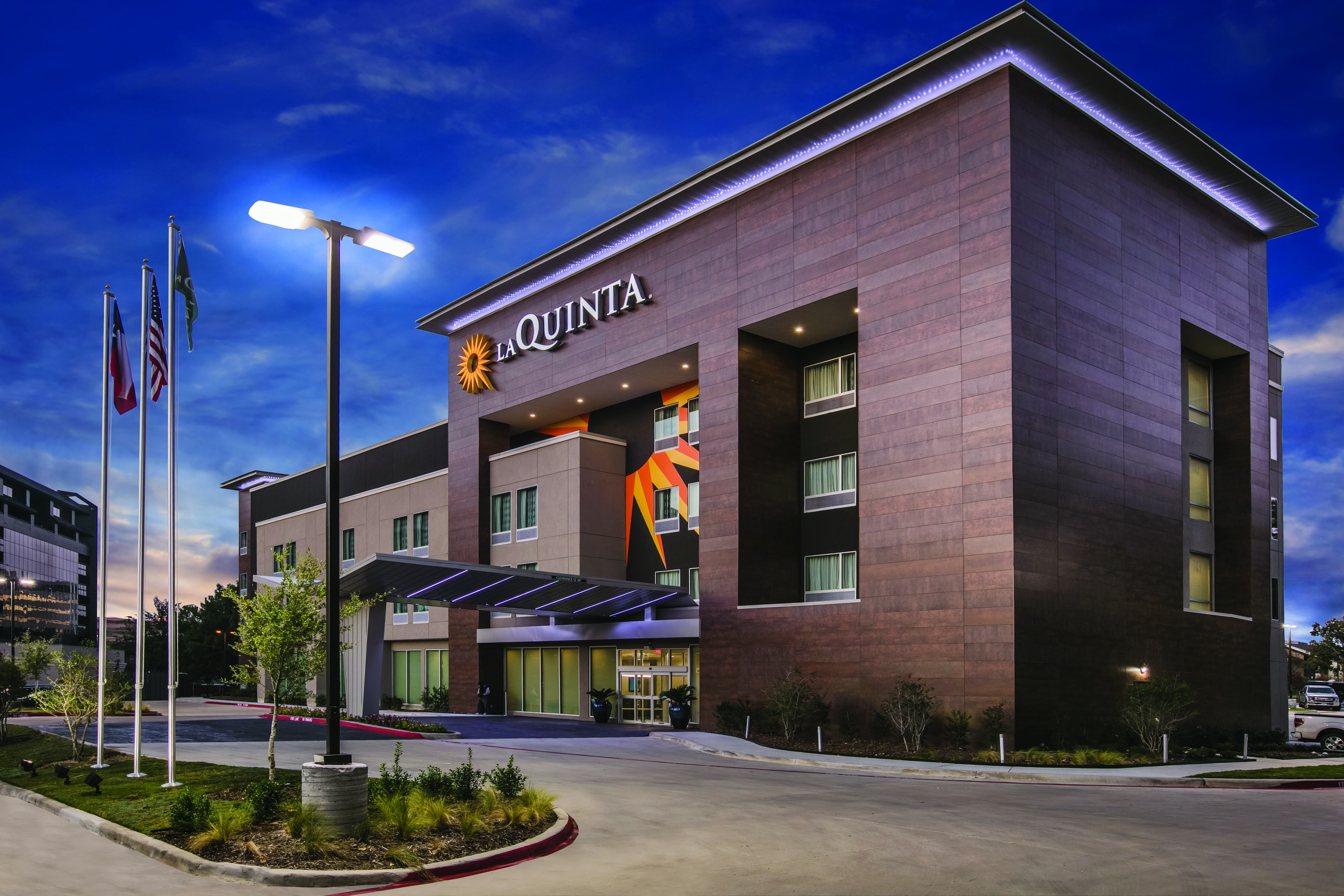 Exterior of La Quinta Inn & Suites by Wyndham Dallas - Richardson hotel in Dallas, Texas