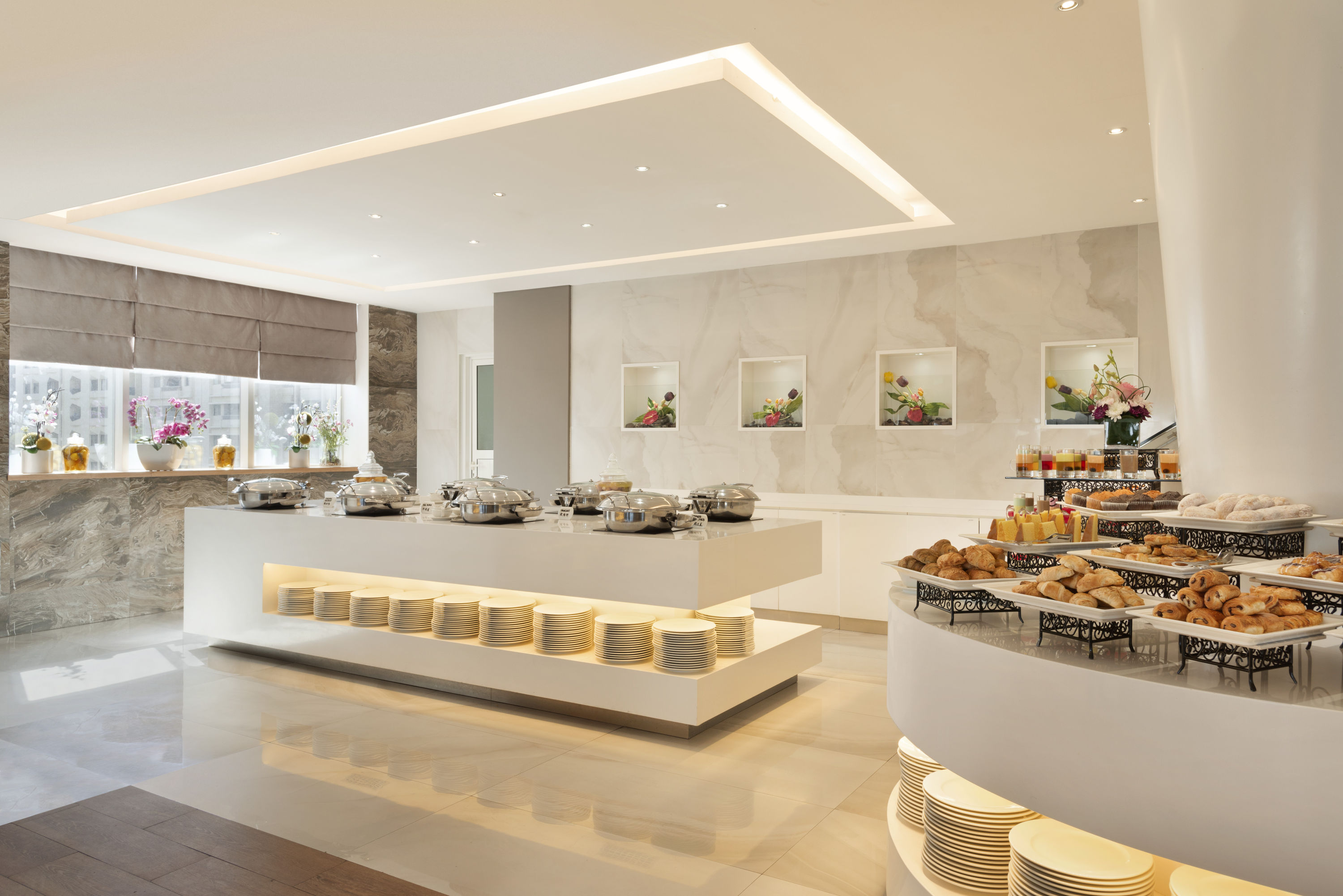 Ramada by Wyndham Abu Dhabi Corniche restaurant in Abu Dhabi, Other than US/Canada