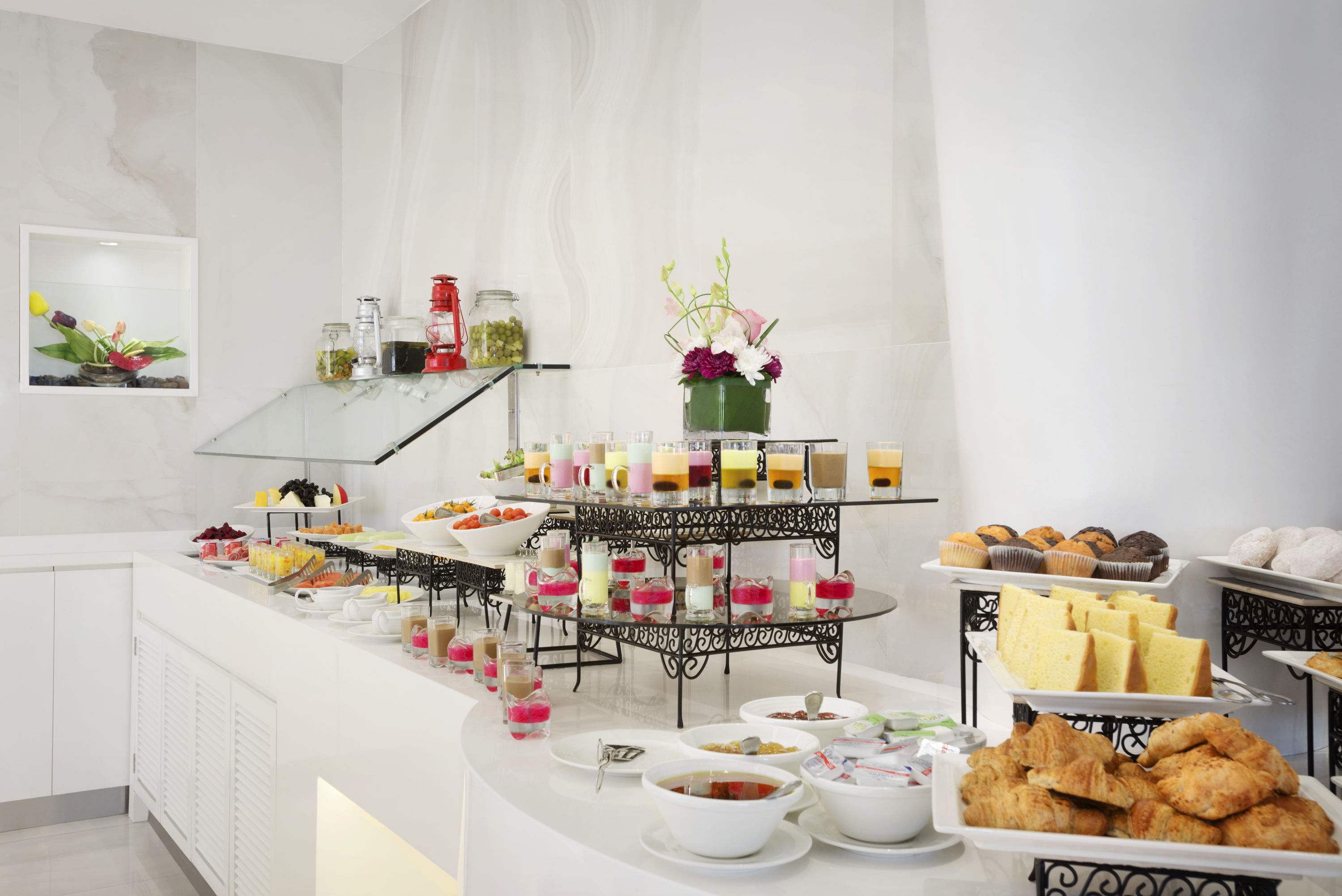 Ramada by Wyndham Abu Dhabi Corniche restaurant in Abu Dhabi, Other than US/Canada