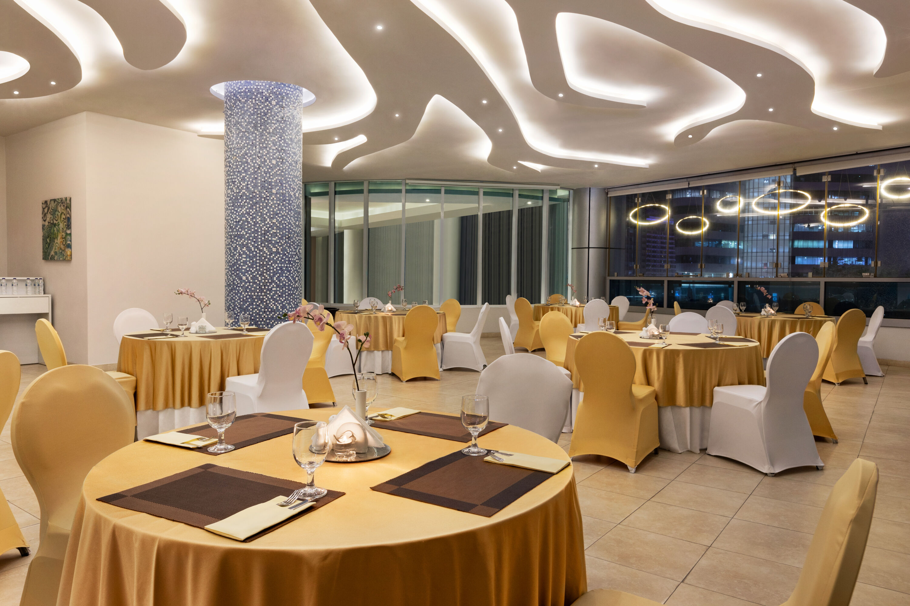 Meeting room banquet rounds at Ramada by Wyndham Dubai Barsha Heights in Dubai, Other than US/Canada
