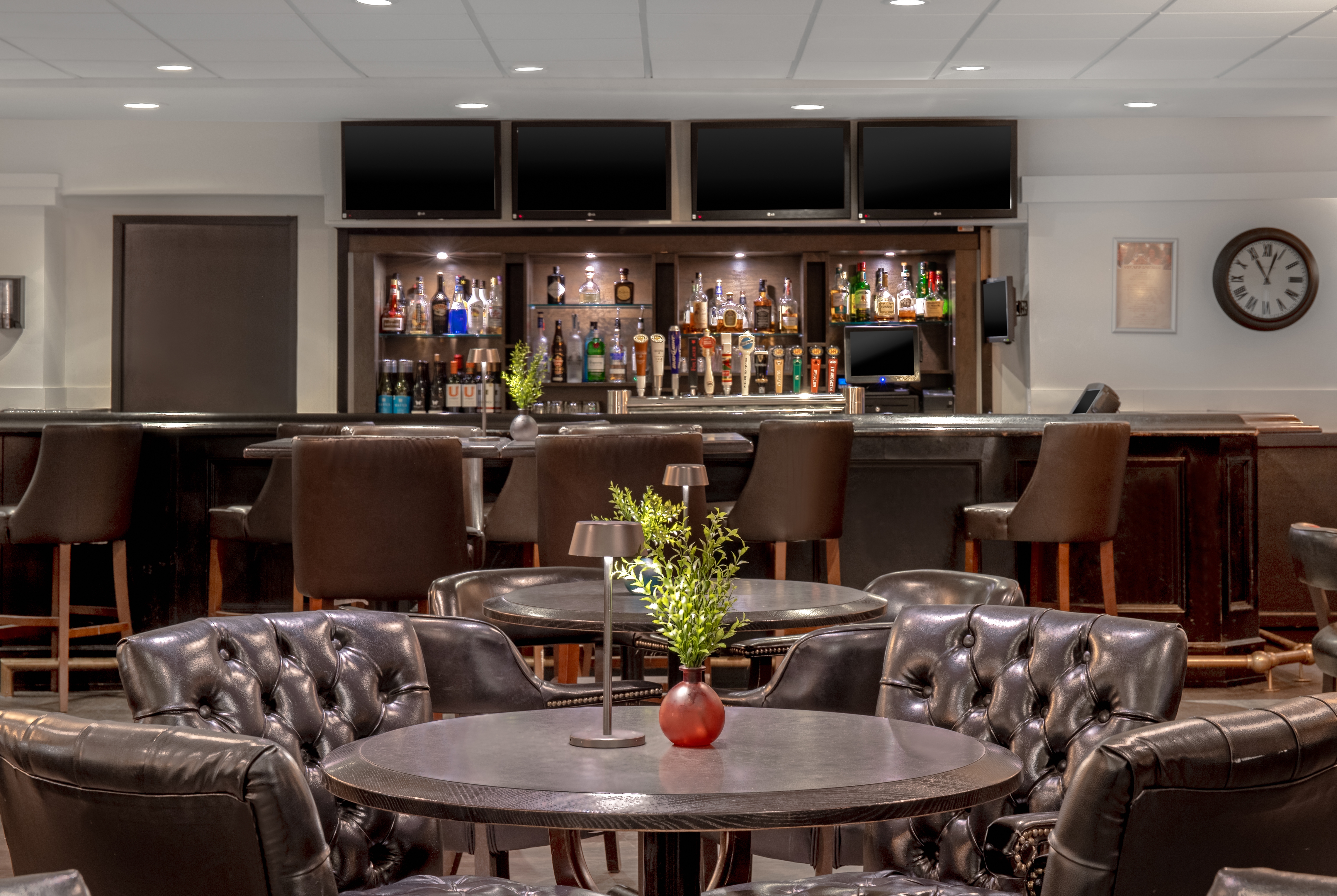Ramada Plaza by Wyndham Calgary Downtown restaurant in Calgary, Alberta