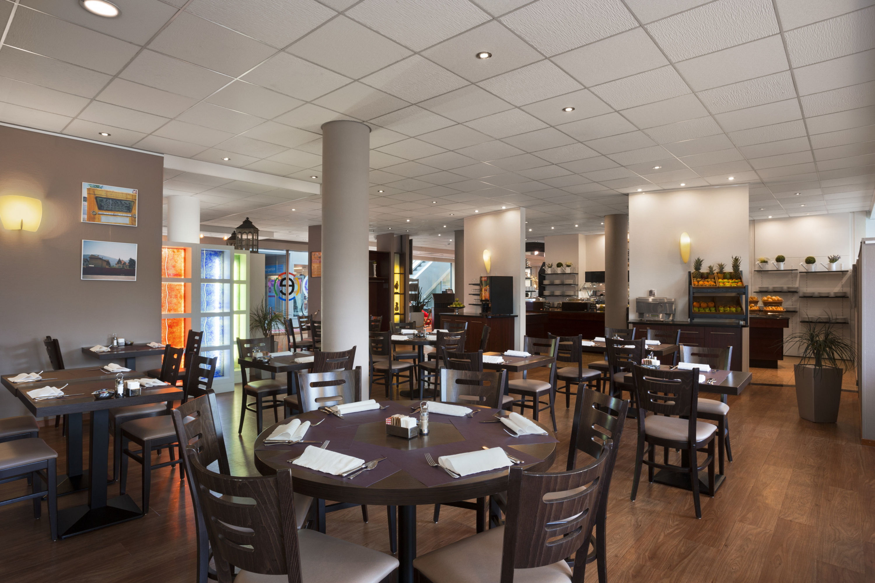 Ramada Encore by Wyndham Geneva restaurant in Geneve, Other than US/Canada