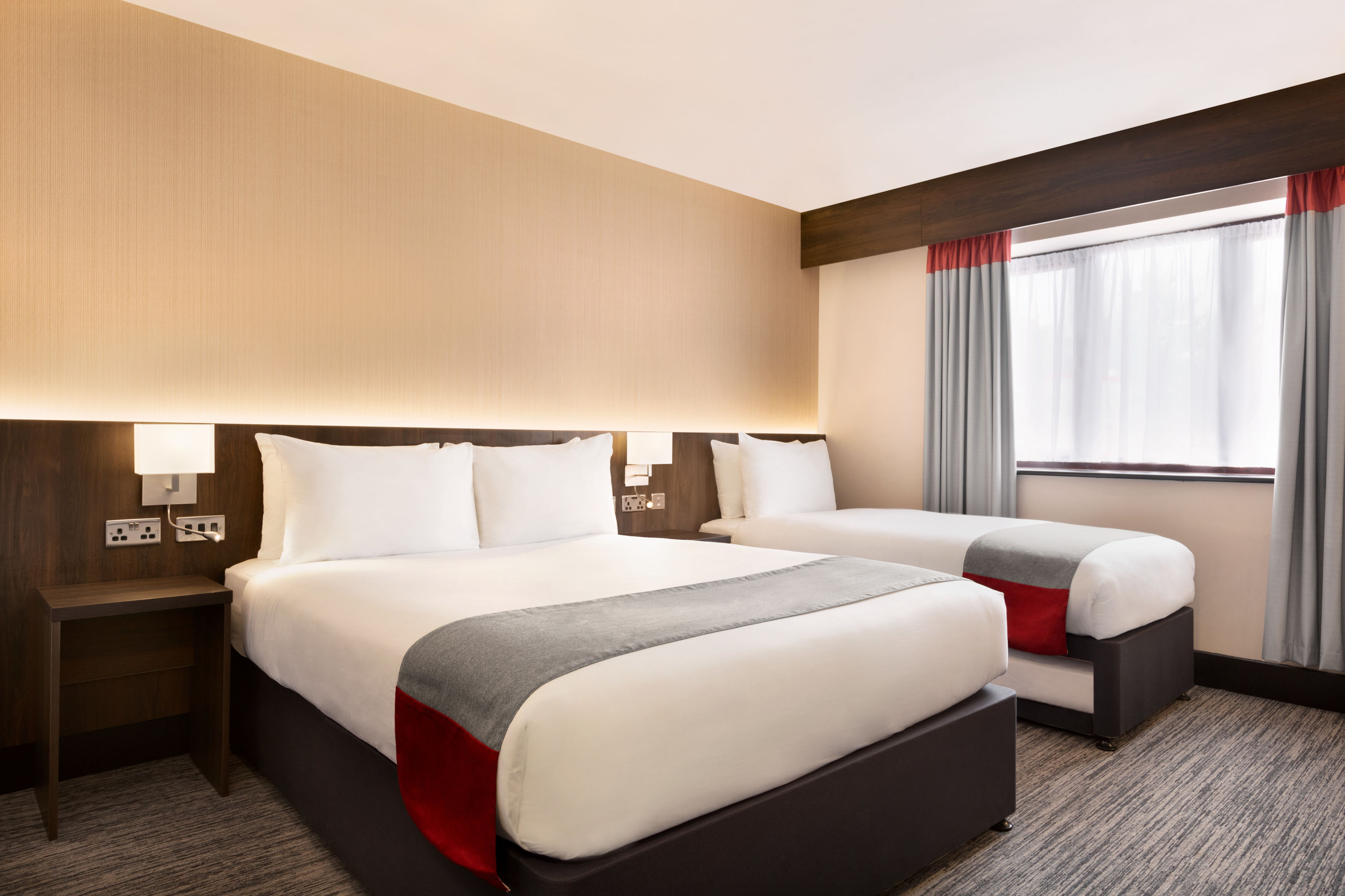 Guest room at the Ramada by Wyndham Bristol West in Bristol, Other than US/Canada